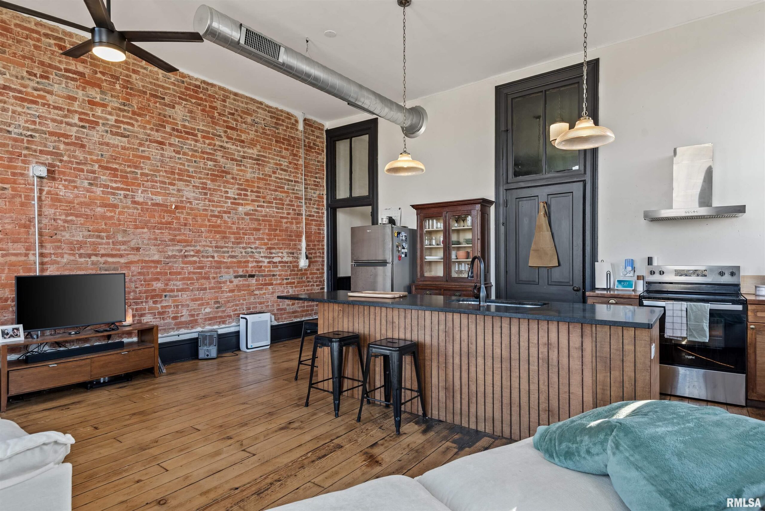 74 E CENTRAL PARK Plaza Jacksonville IL