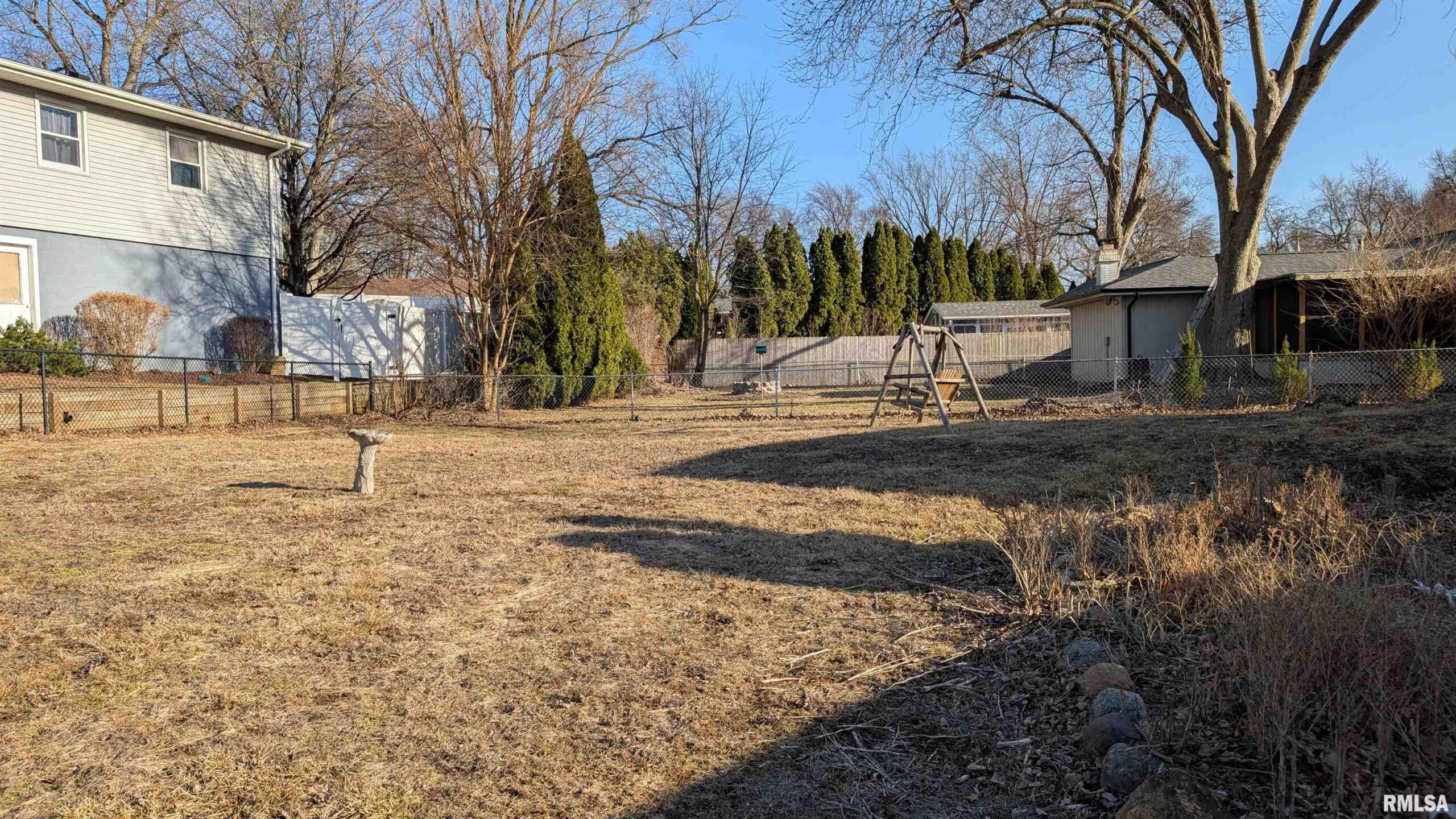 2115 SUNSET Drive Pekin IL
