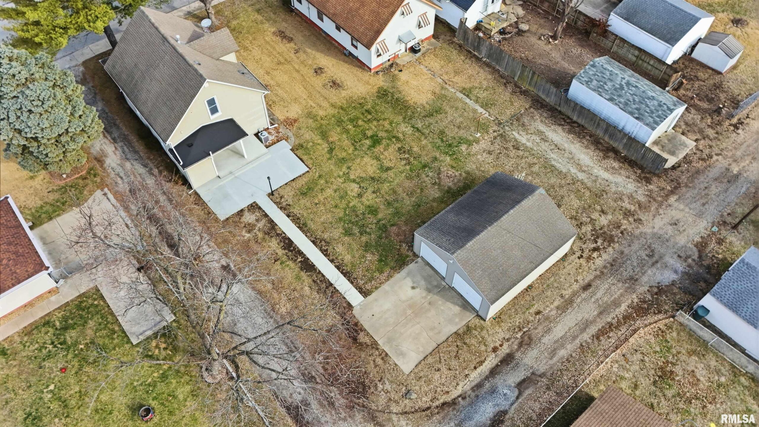 2222 W CALLENDER Avenue West Peoria IL