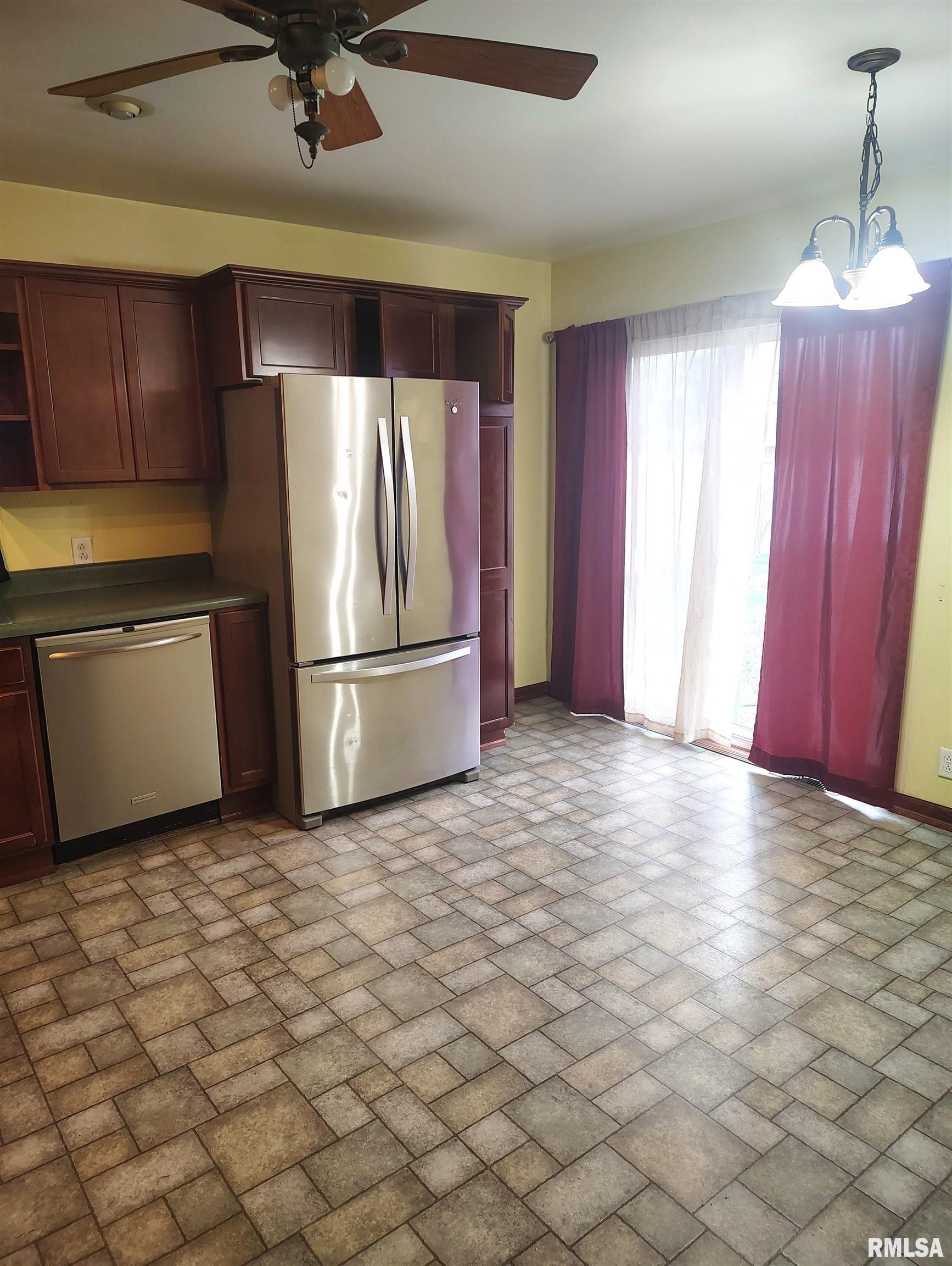 646 E LOCUST Street Canton IL