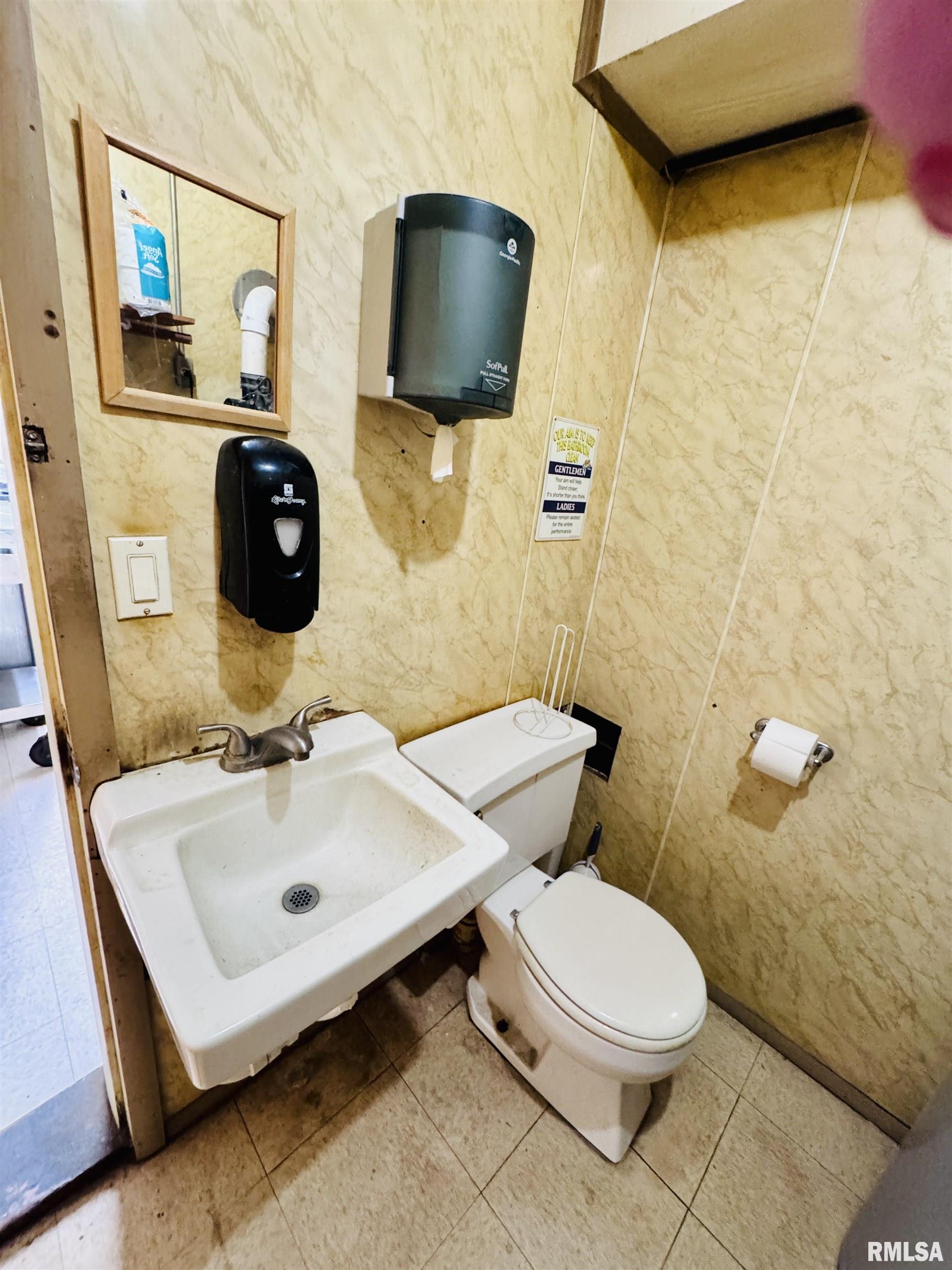 1160 W MAIN Street Galesburg IL