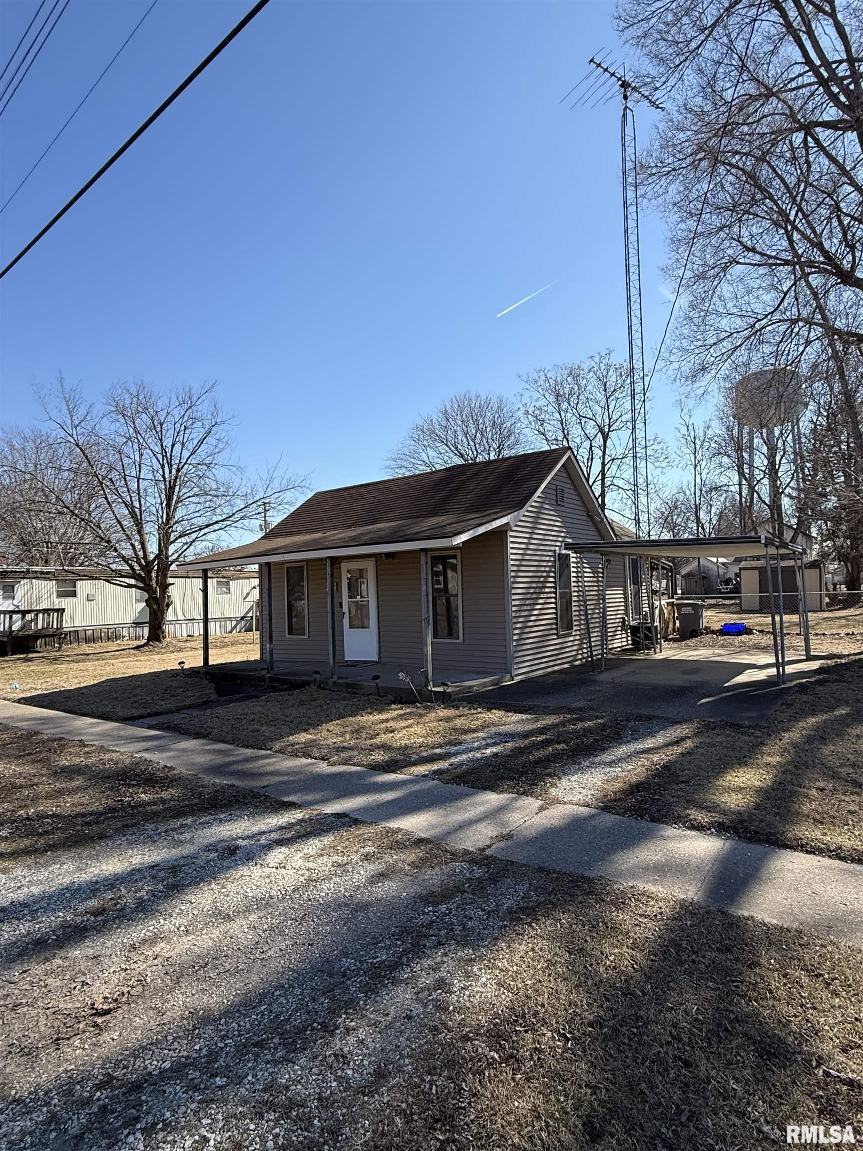 305 MCLEAN Street Colchester IL