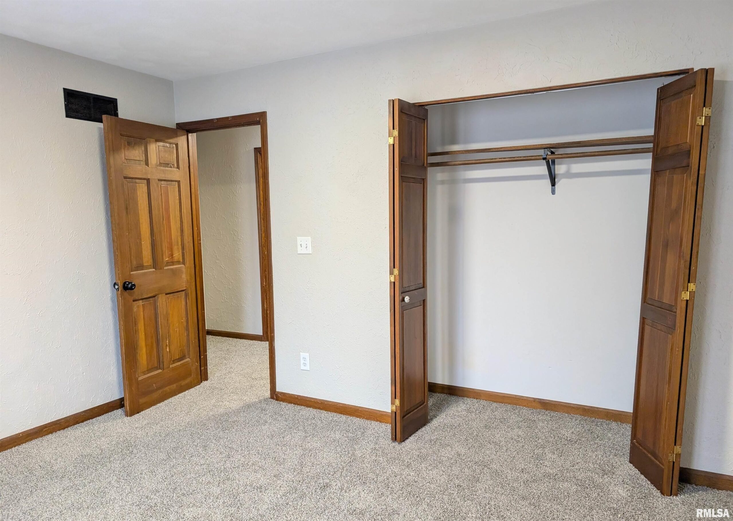 1919 SIERRA Court Pekin IL