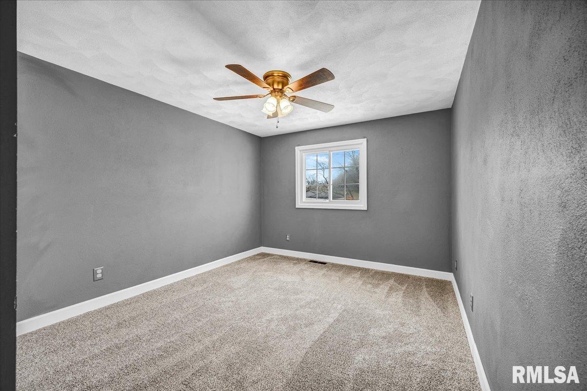 123 KICKAPOO Drive East Peoria IL