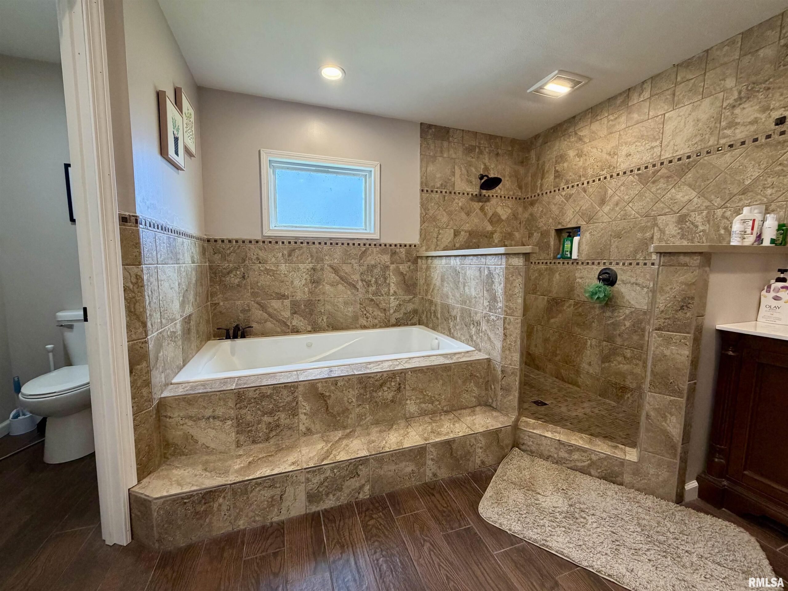 1015 S WASHINGTON Street Harrisburg IL