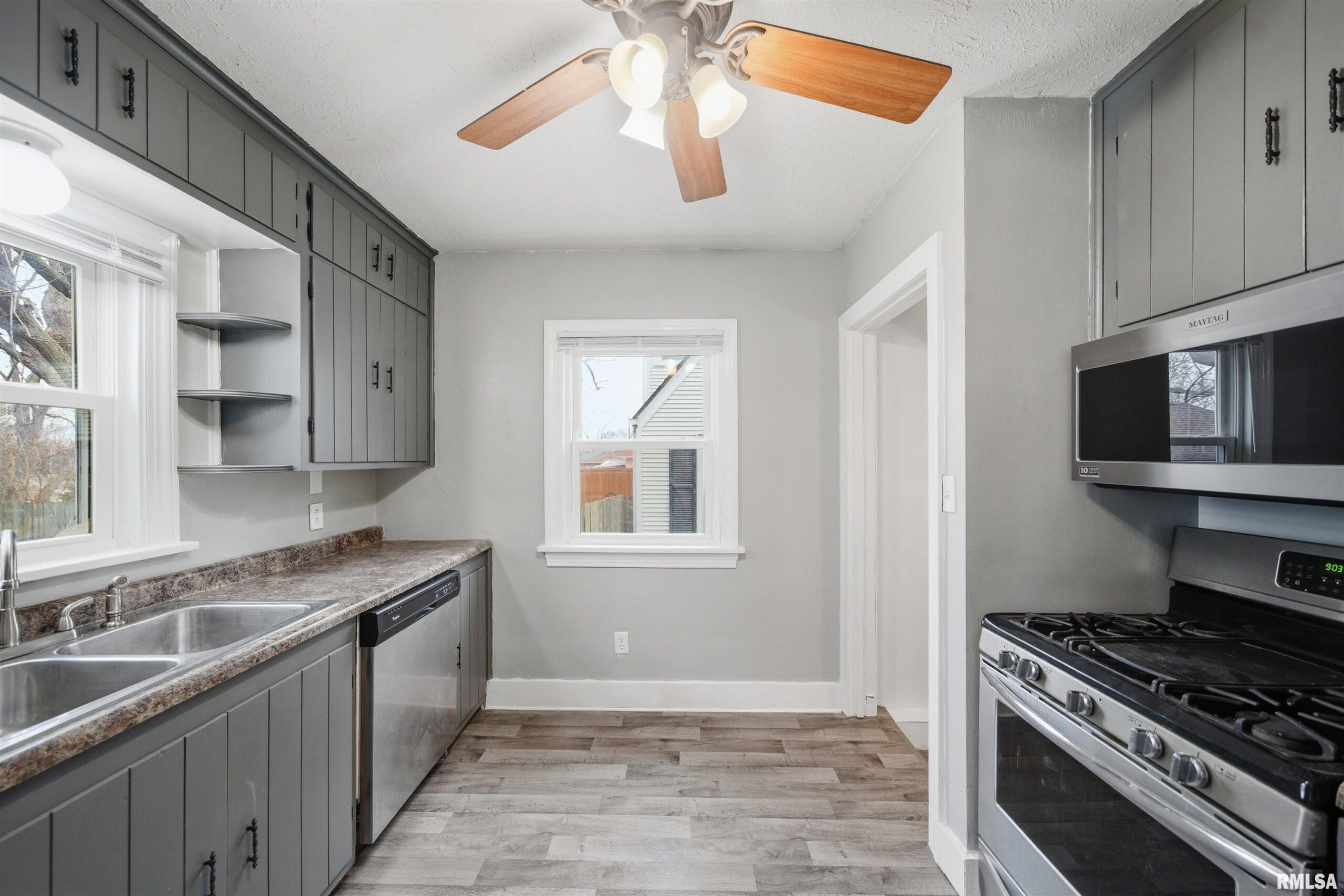 2420 COURT Street Pekin IL