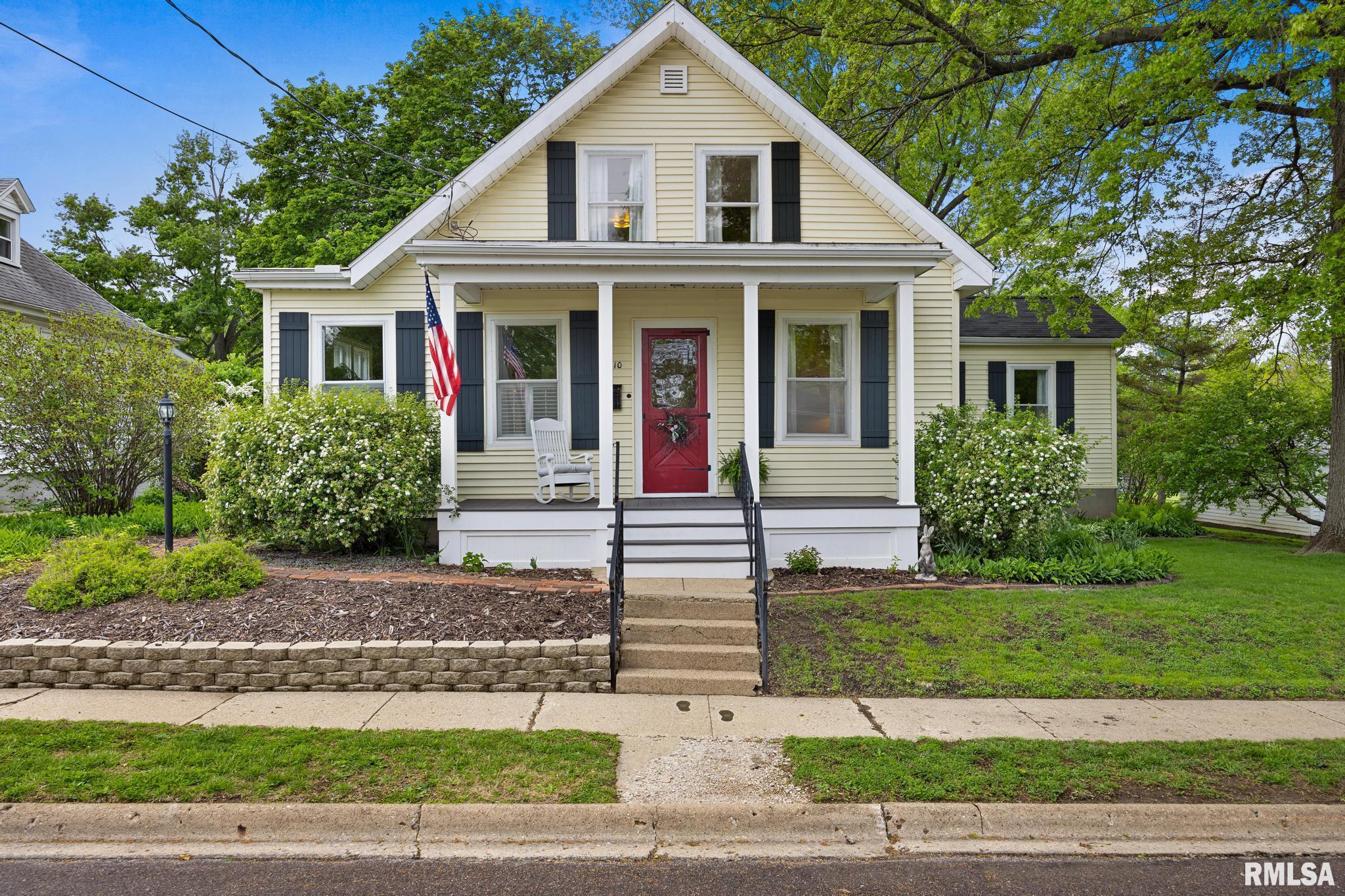 110 N ELM Street Washington IL