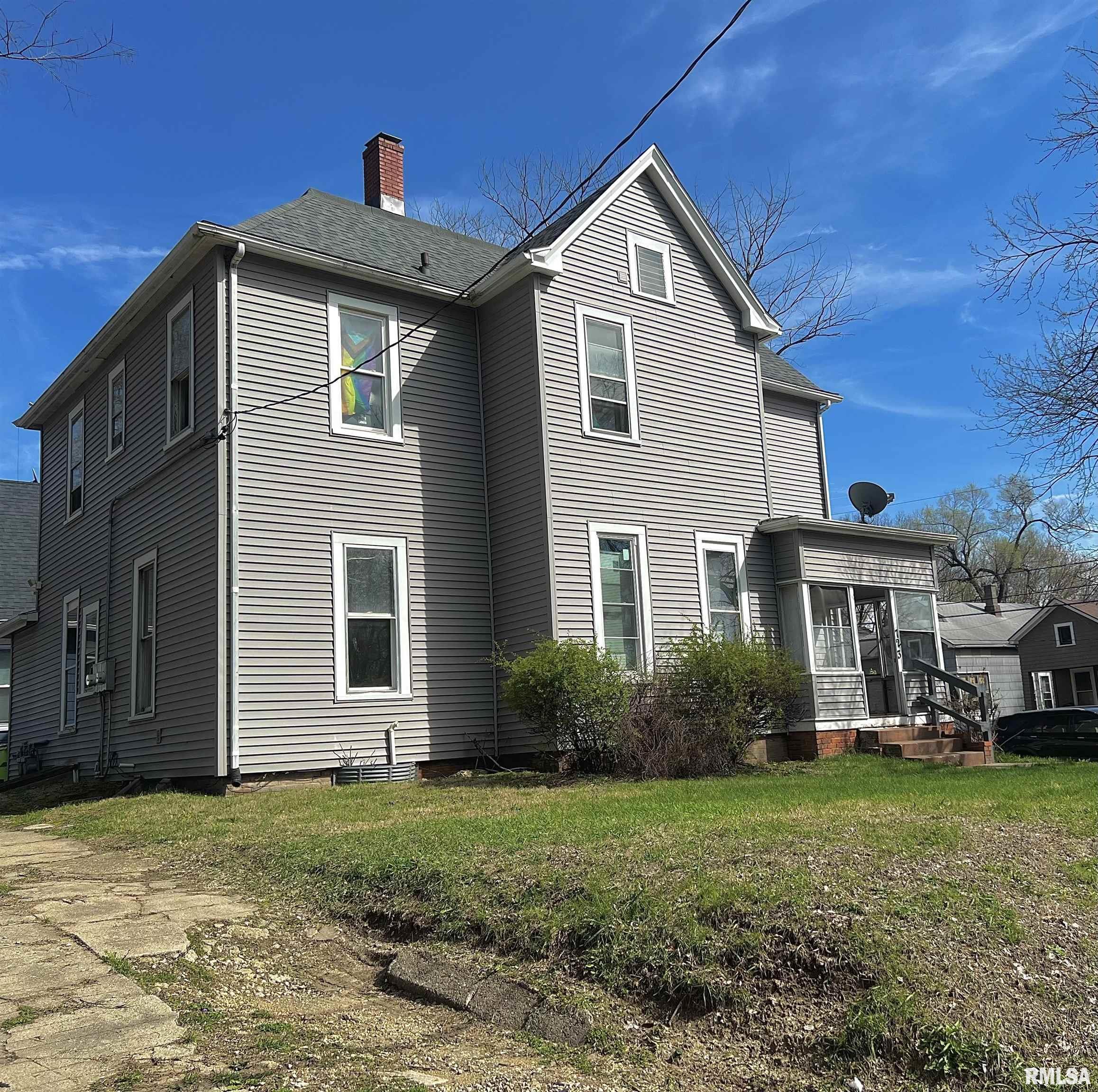 723 W ARMSTRONG Avenue Peoria IL