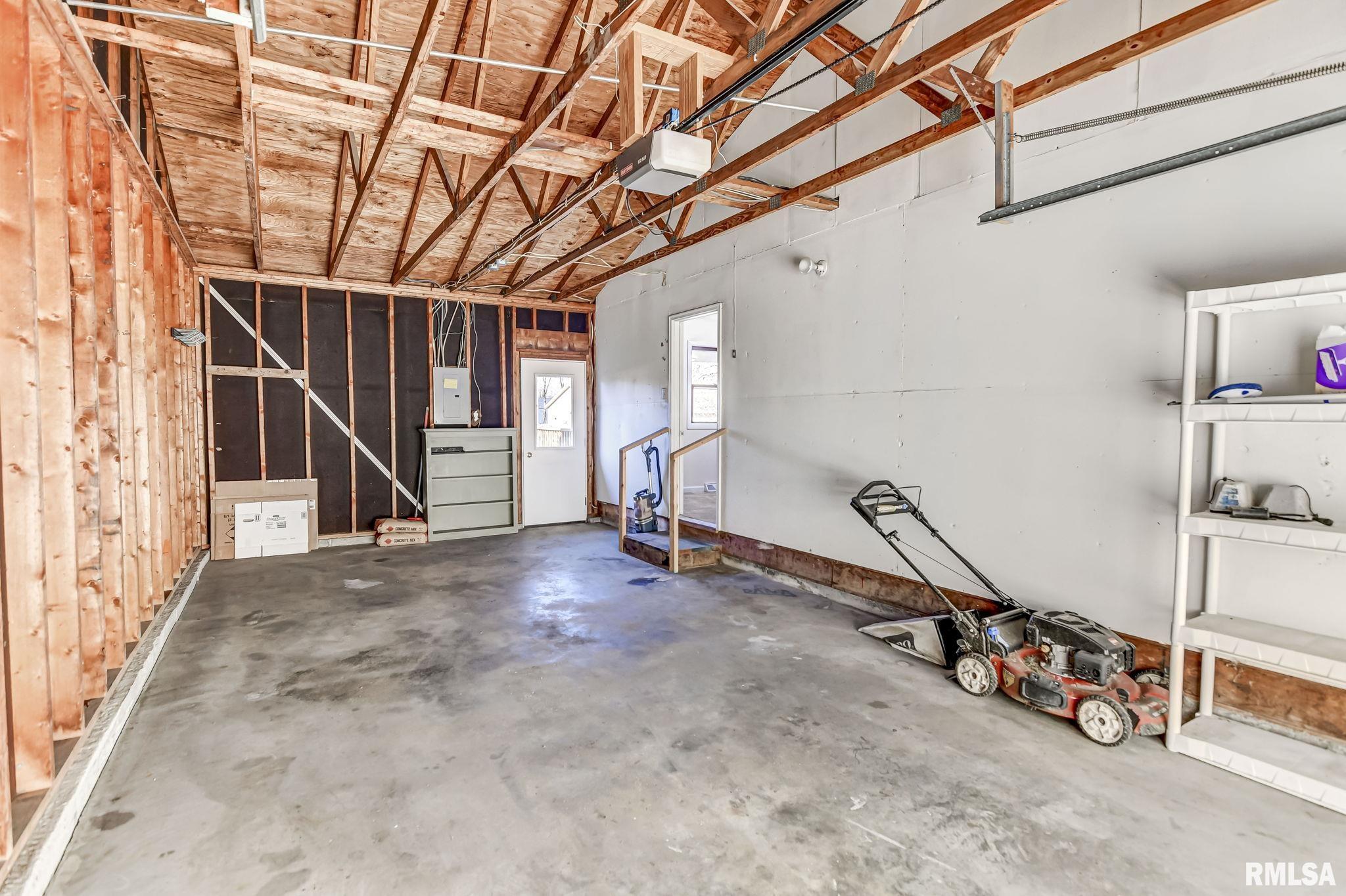 1217 W SHERMAN Street Taylorville IL