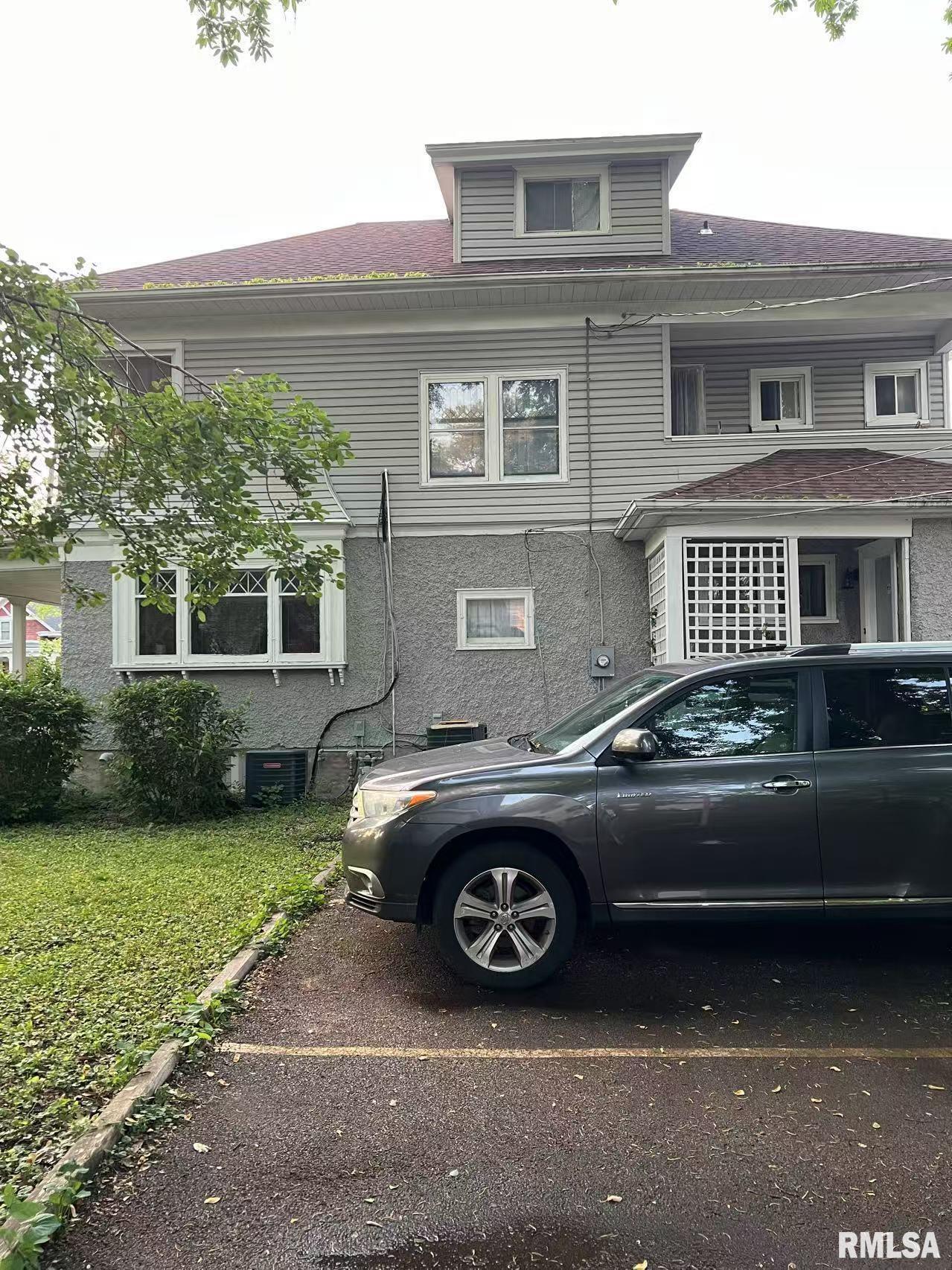 452 S GRAND Avenue West Springfield IL