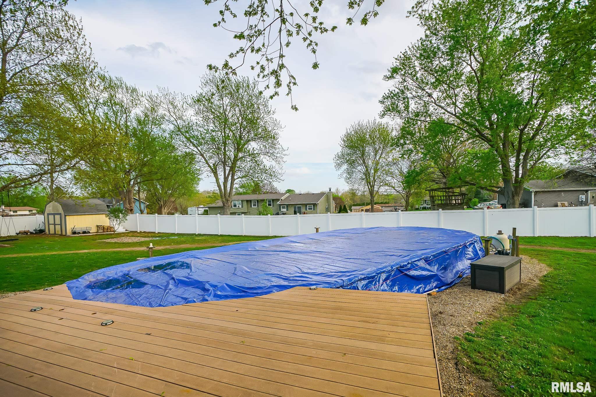 104 JAMESTOWN Court Pekin IL