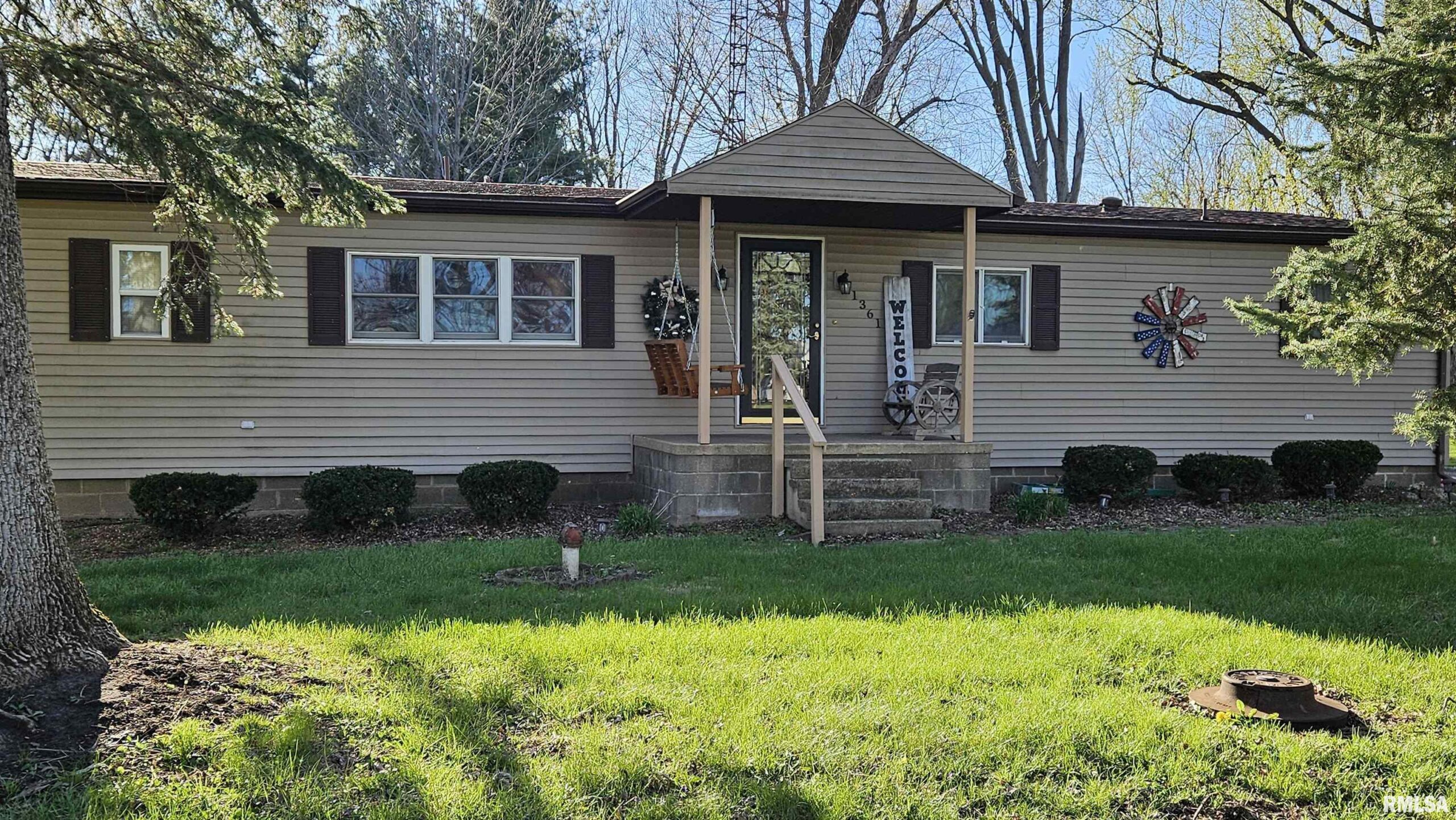 1361 WOODS Lane Jacksonville IL