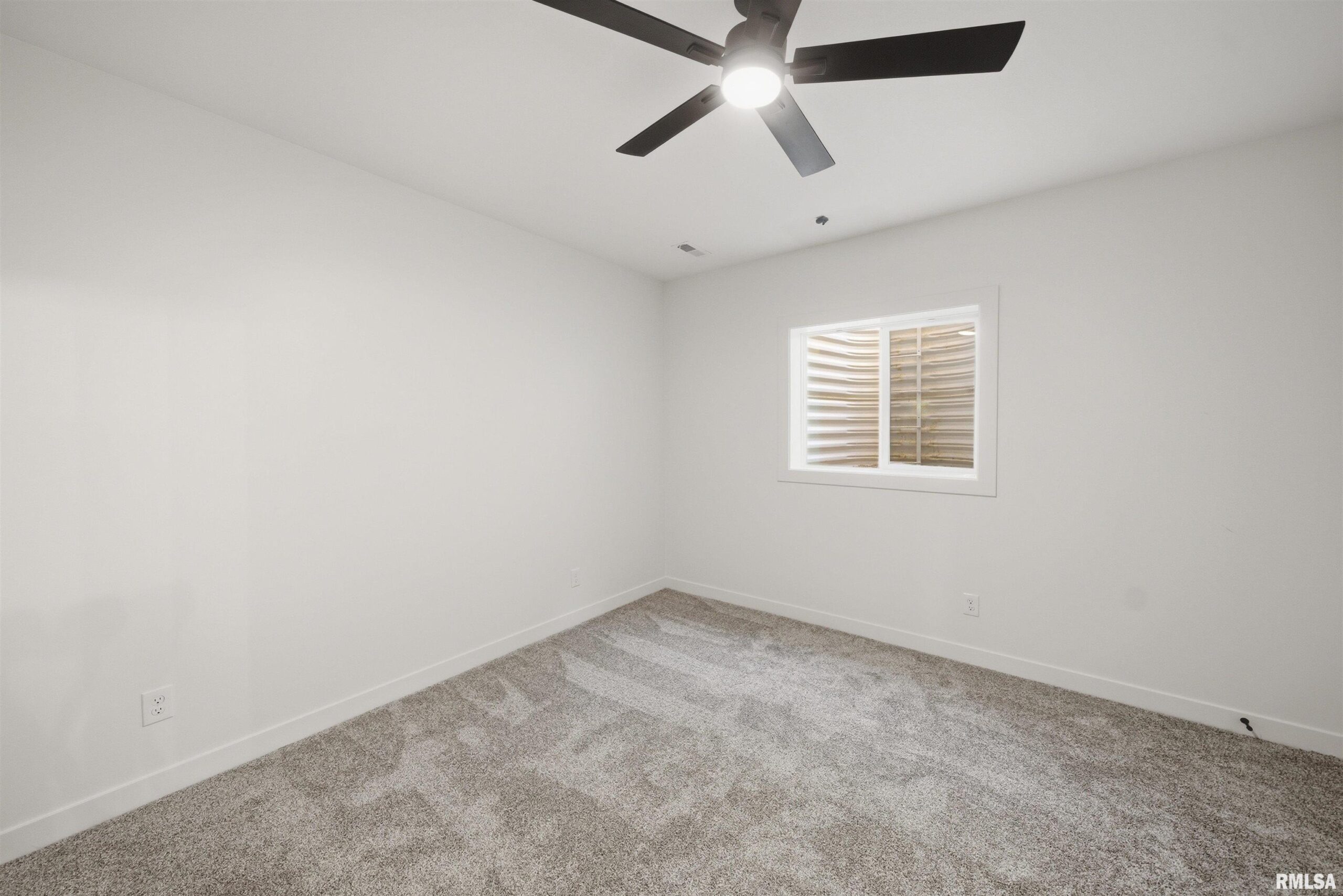 256 KARAGEN Circle Germantown Hills IL