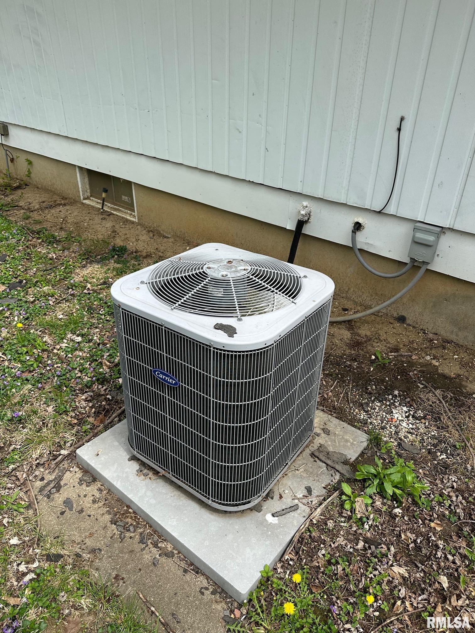 801 BUCKINGHAM Road Chatham IL