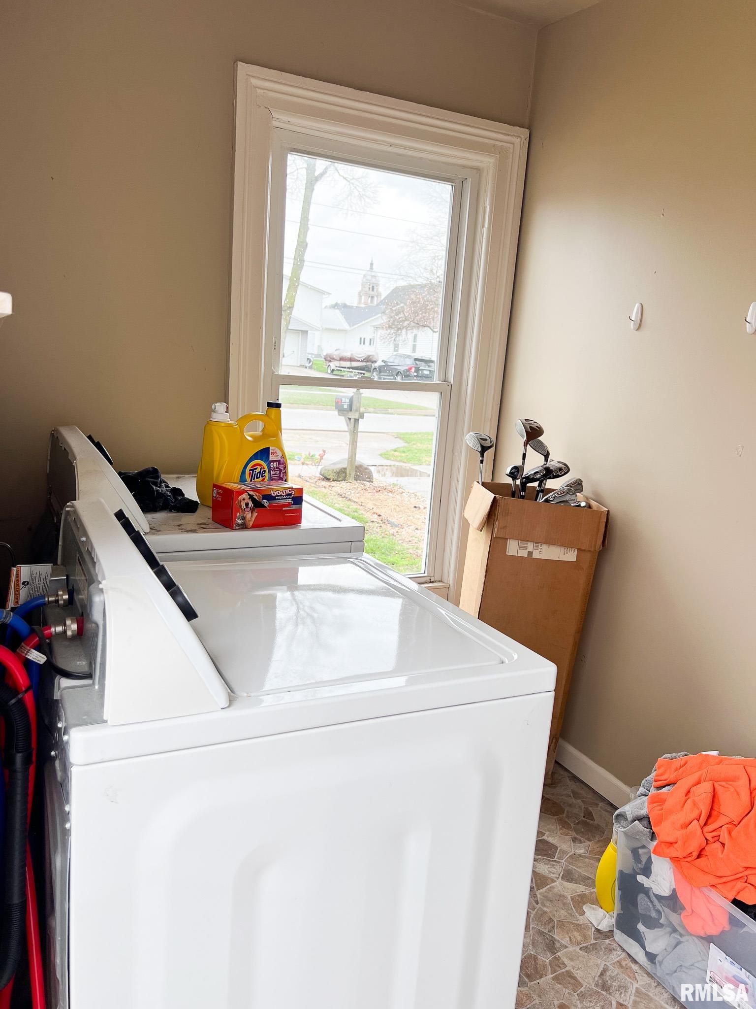 208 N MYERS Street Eureka IL