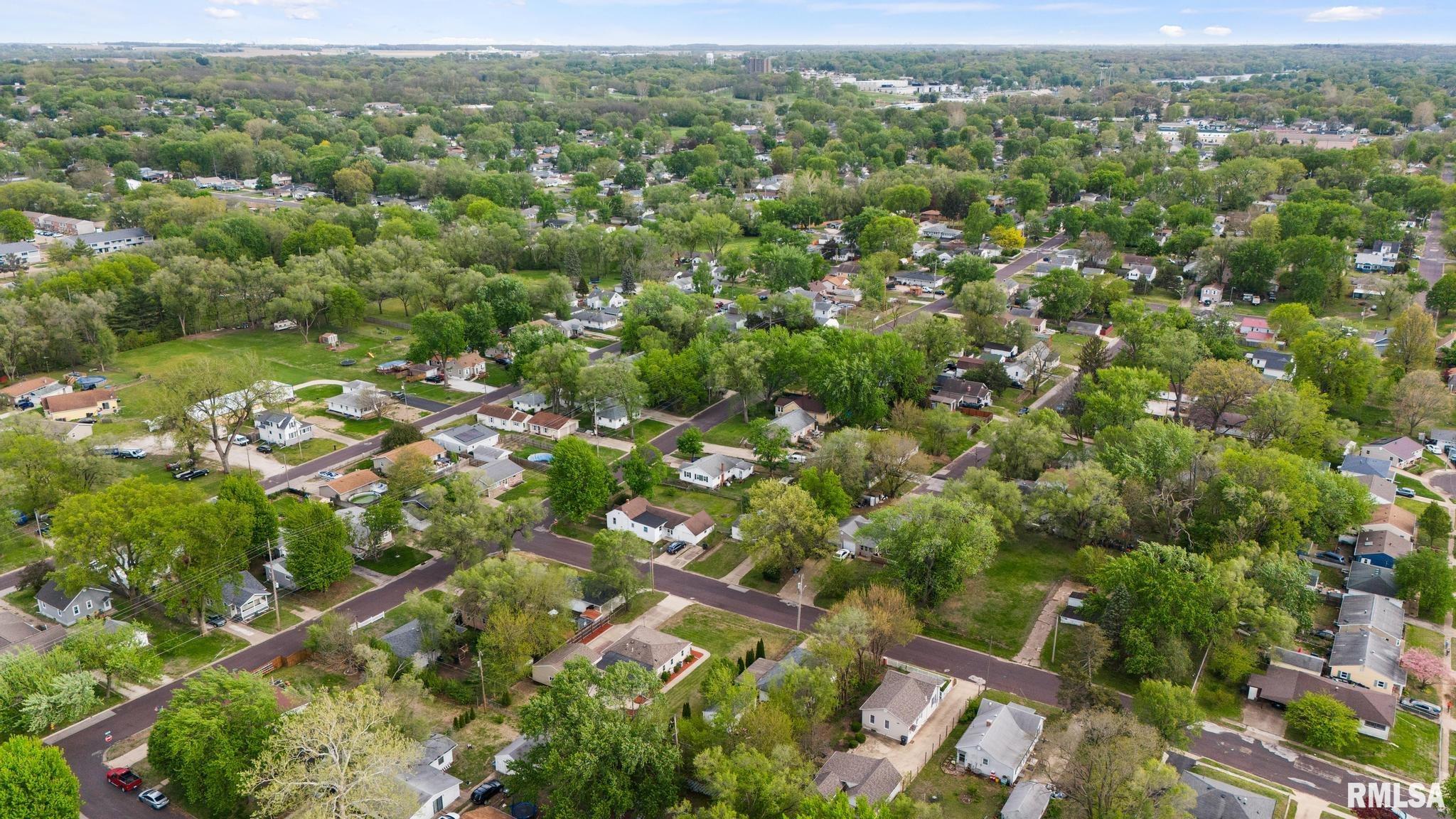 1515 CHESTNUT Street Pekin IL