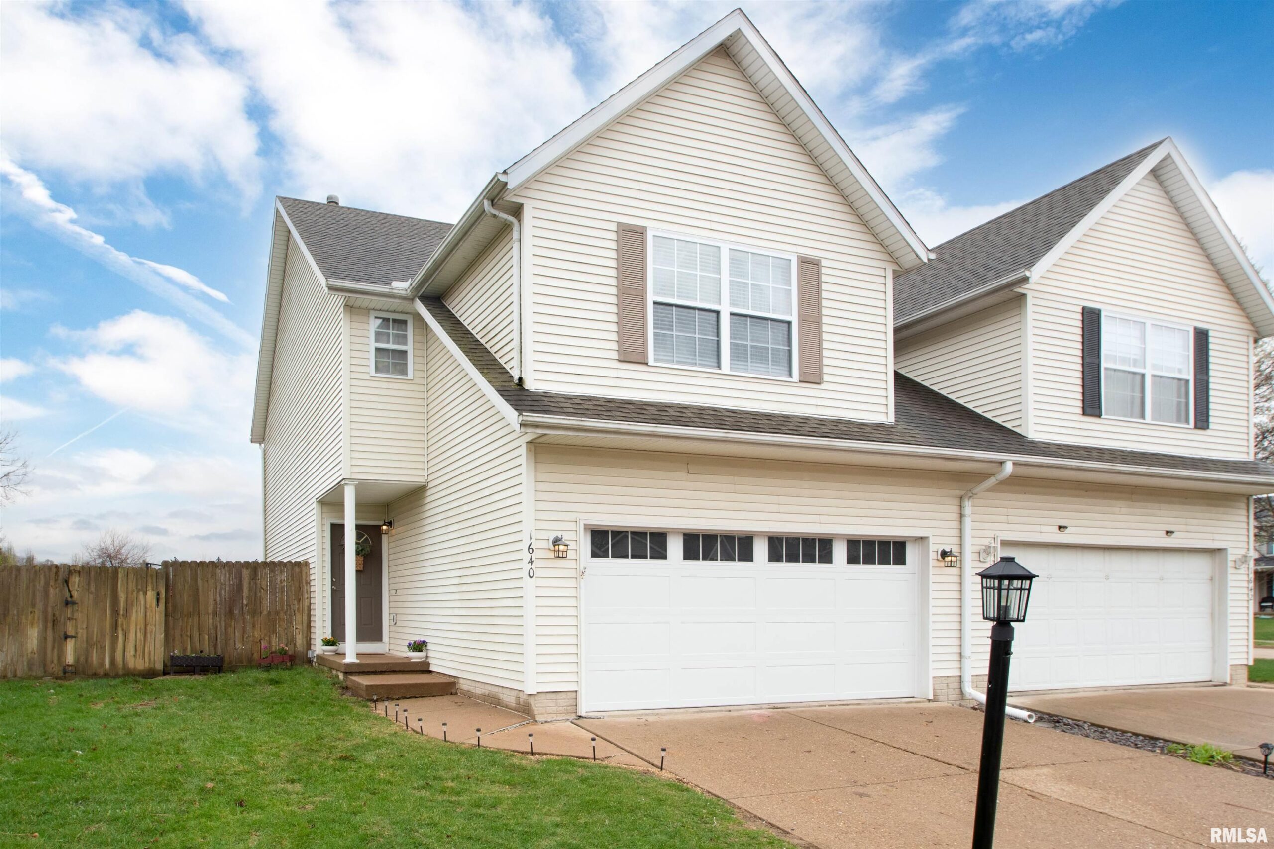 1640 W GENEVA Road Peoria IL