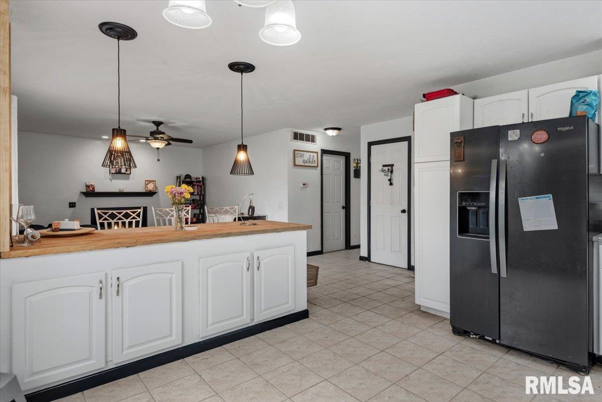 17296 Woodland Lakes Drive Petersburg IL