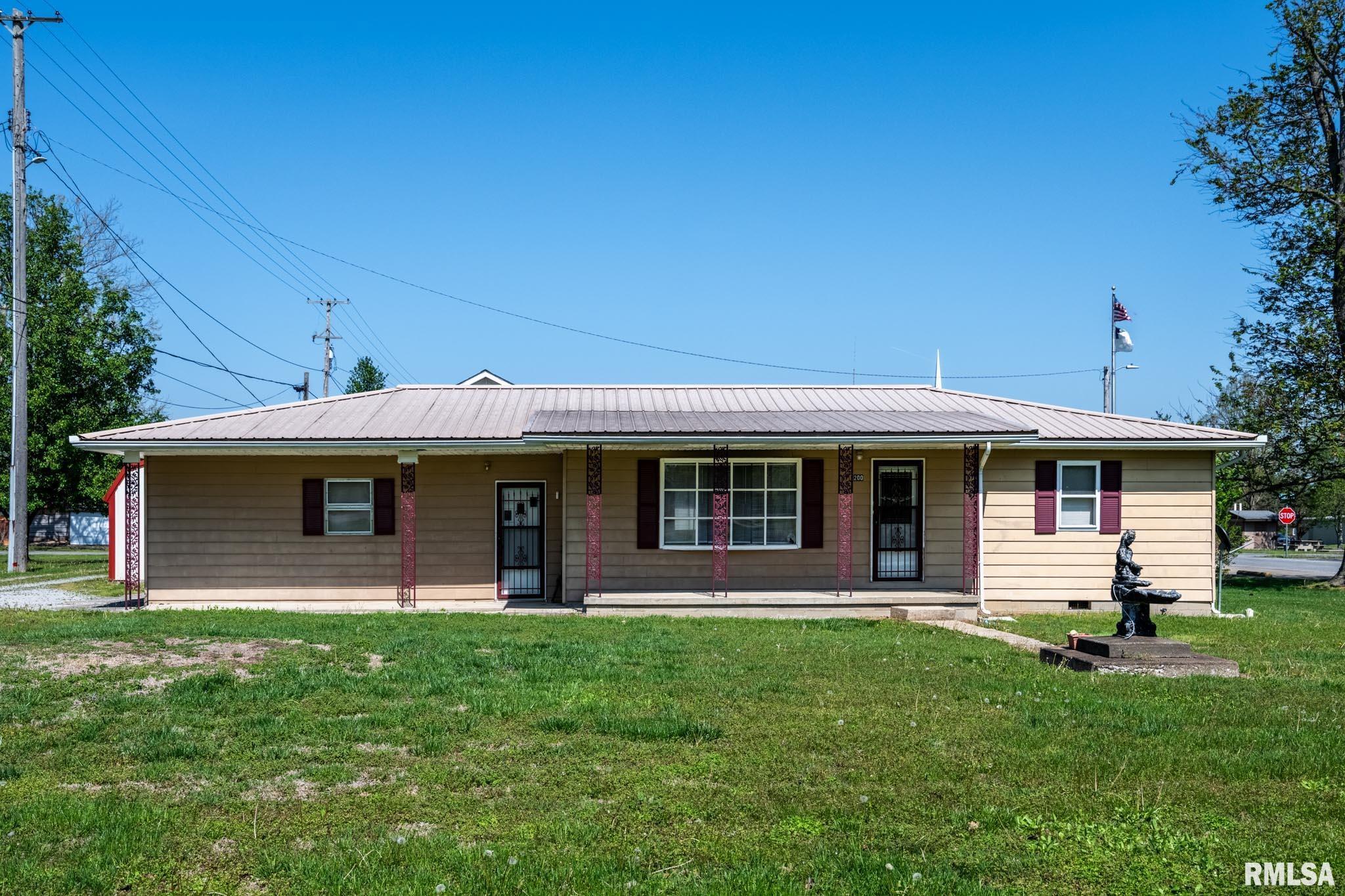 200 WHITE OAK Street Stonefort IL