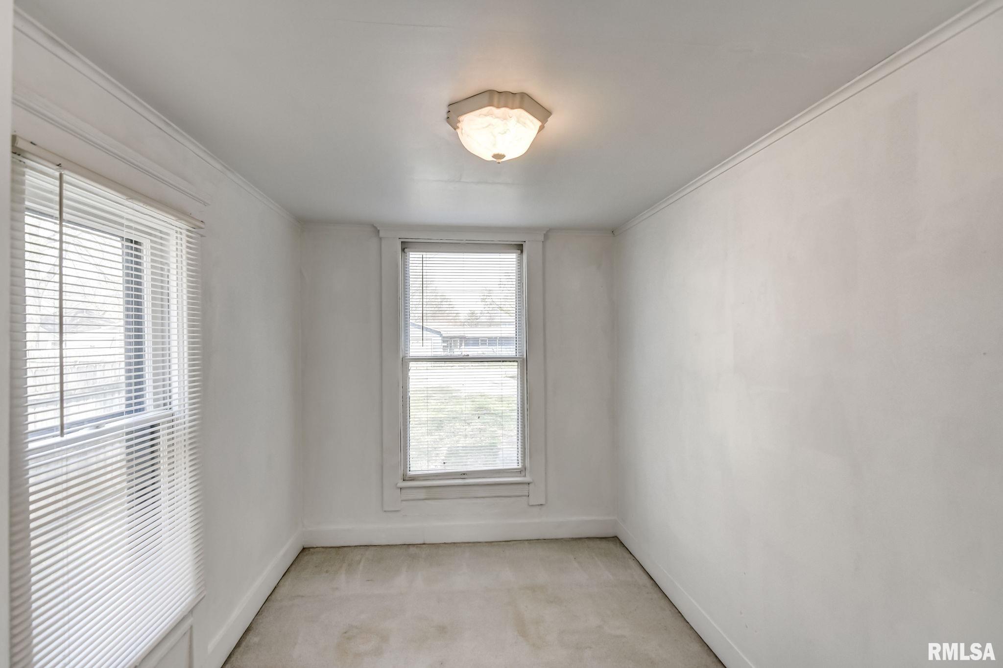 803 E PARK Street Taylorville IL