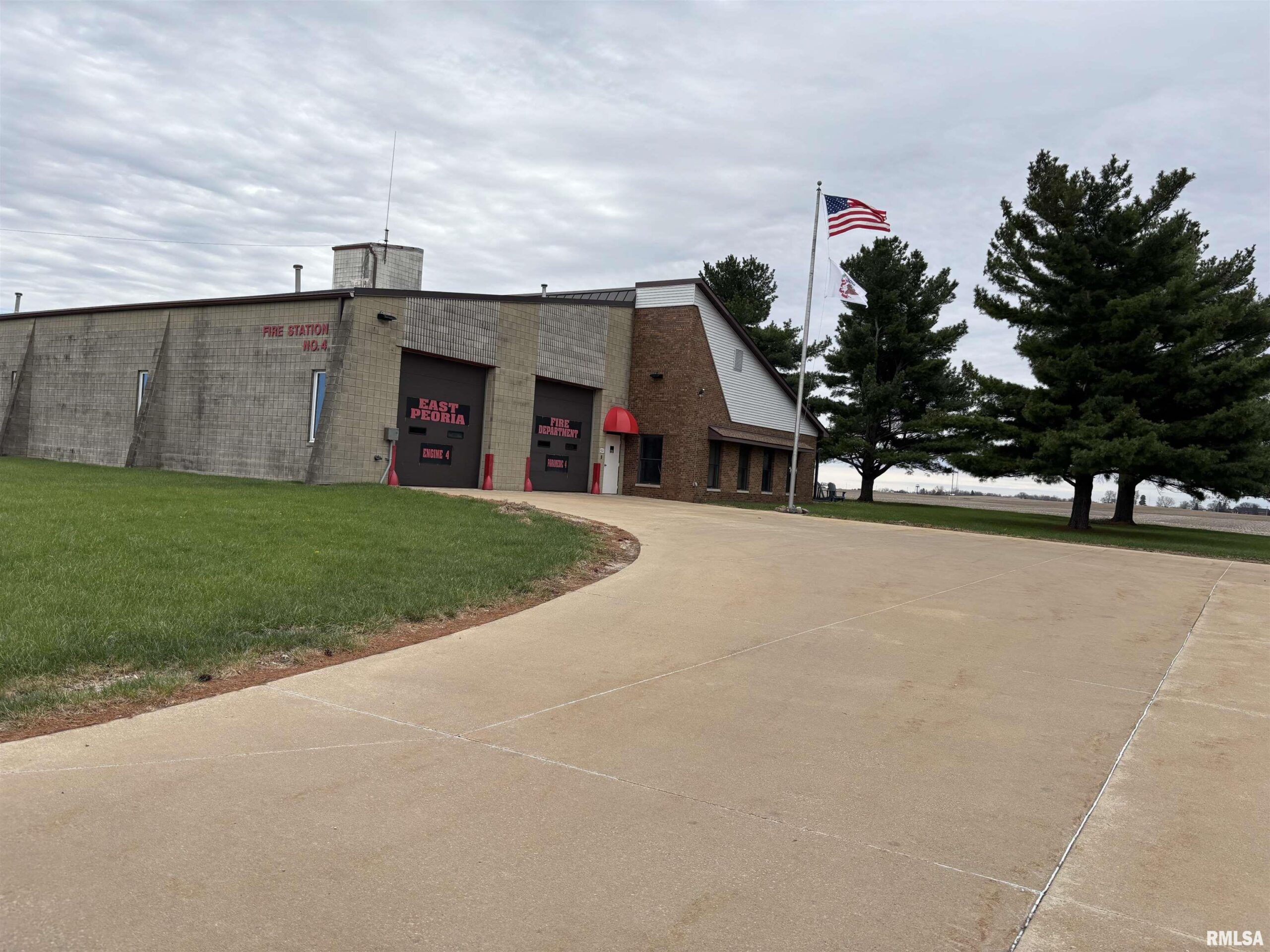 PINECREST Drive East Peoria IL