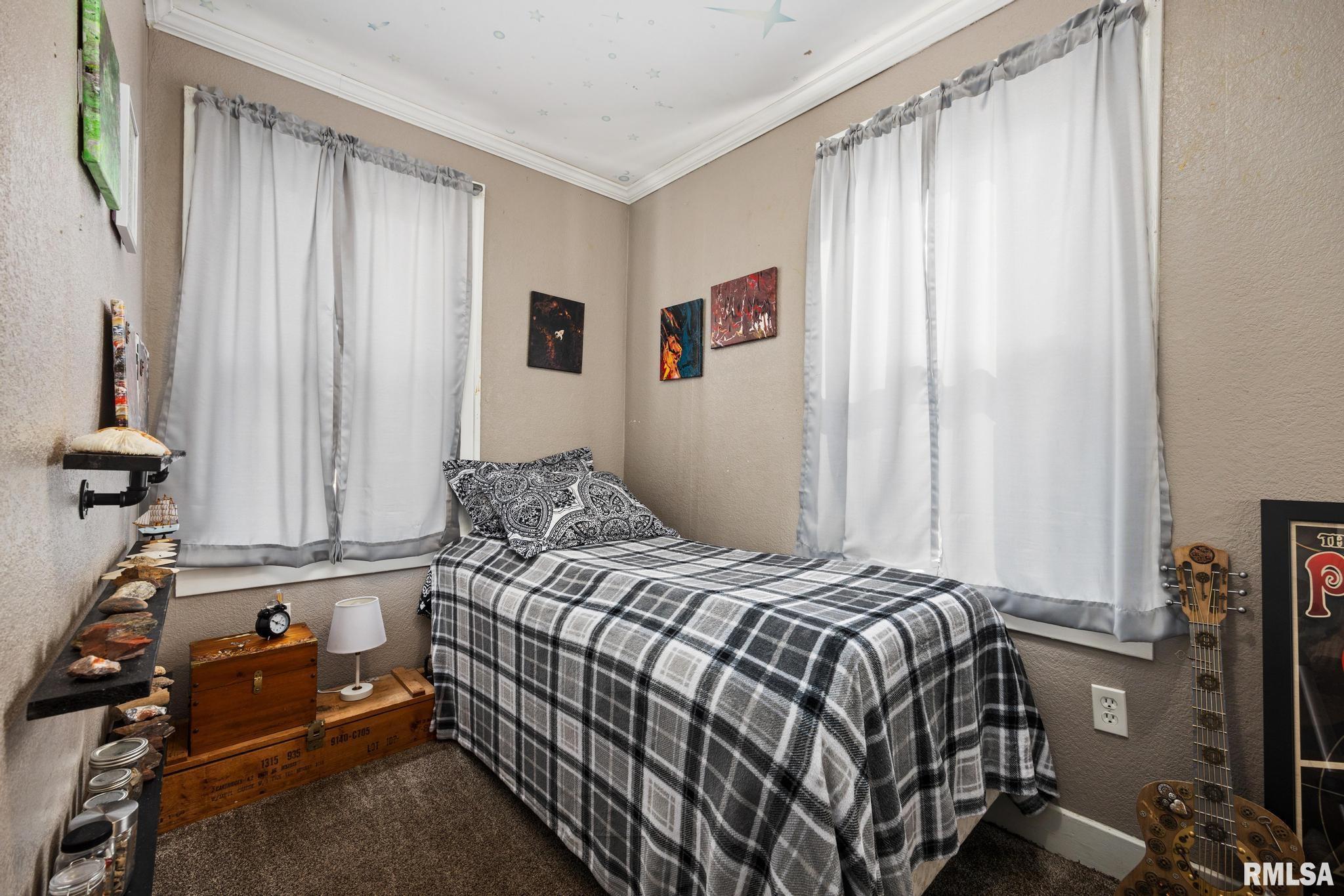 1414 BLACK Street Pekin IL