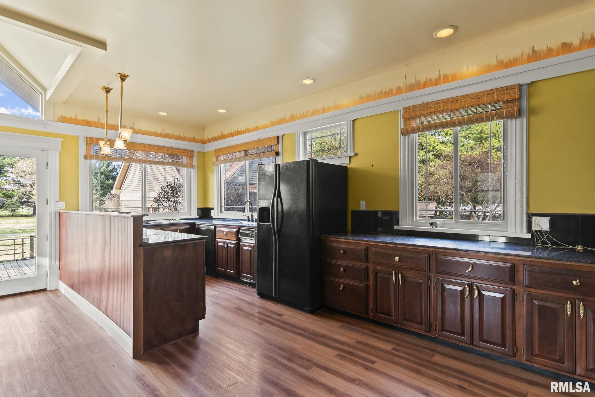 17186 Newmansville Avenue Petersburg IL