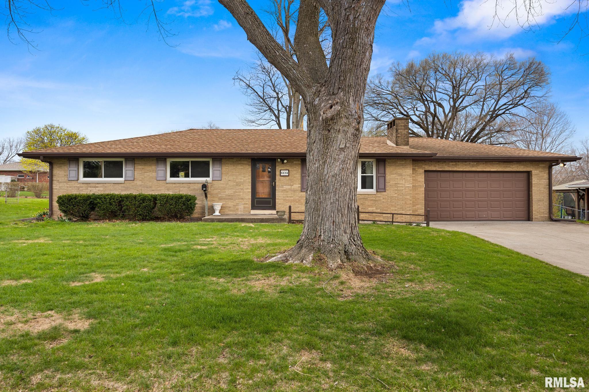 604 S ELM Street Washington IL