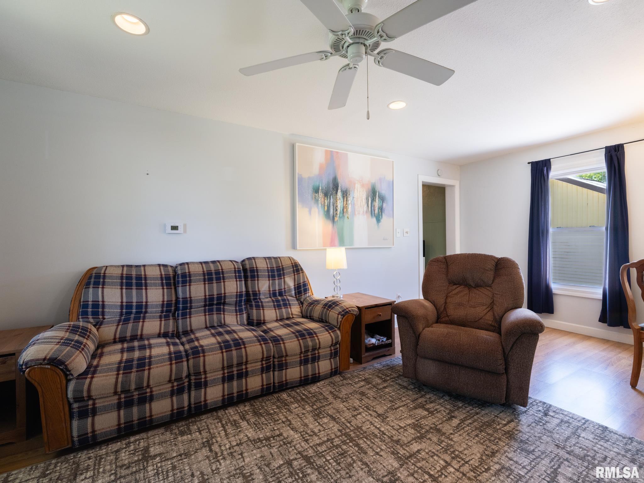 105 W OAKLEY Street Glasford IL