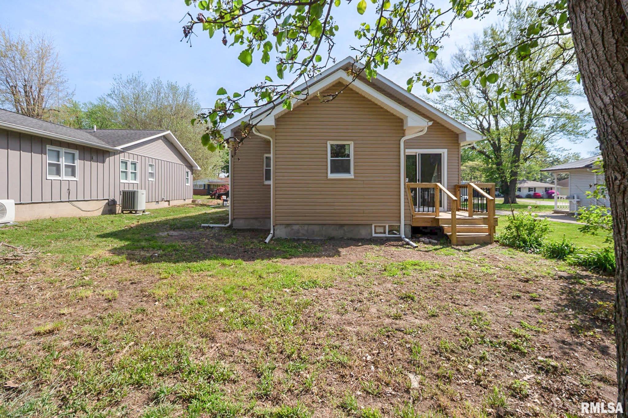 503 W REED Street Benton IL