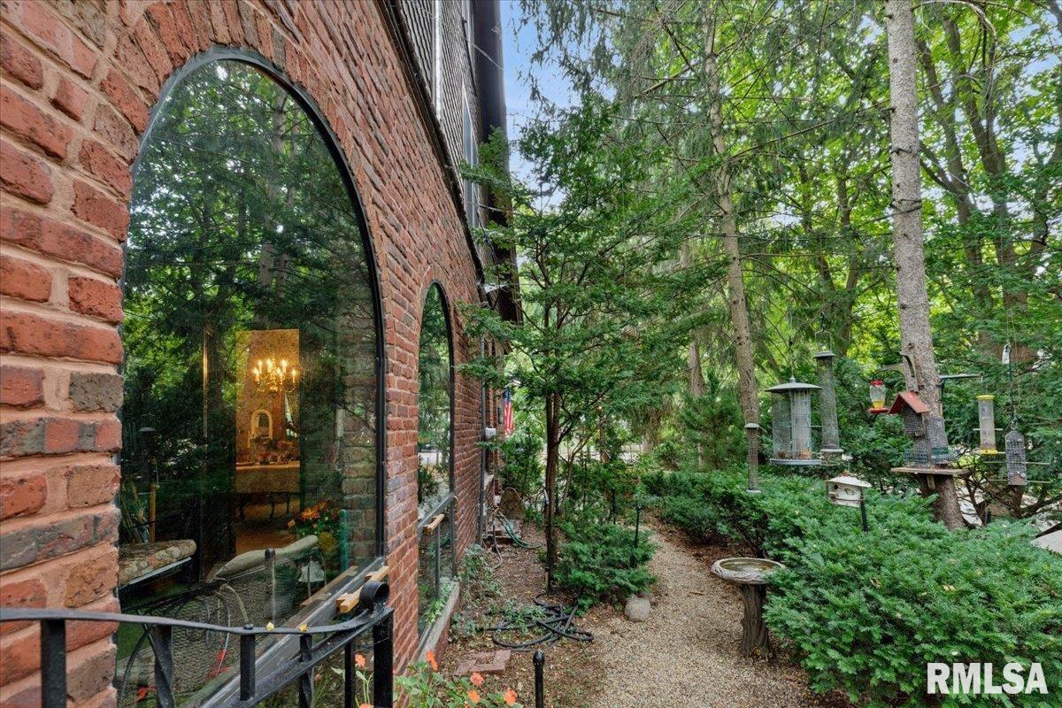 738 N BROAD Street Galesburg IL