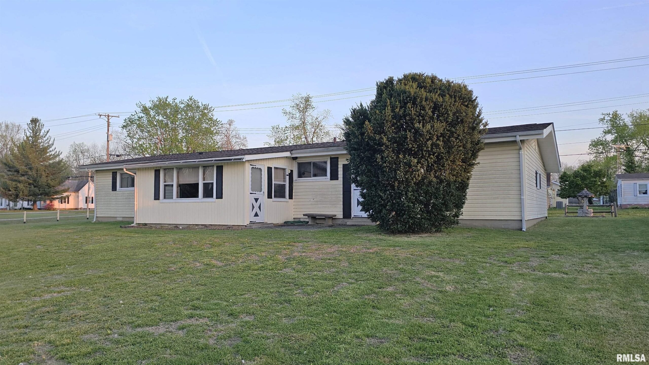 806 W BROADWAY Boulevard Johnston City IL