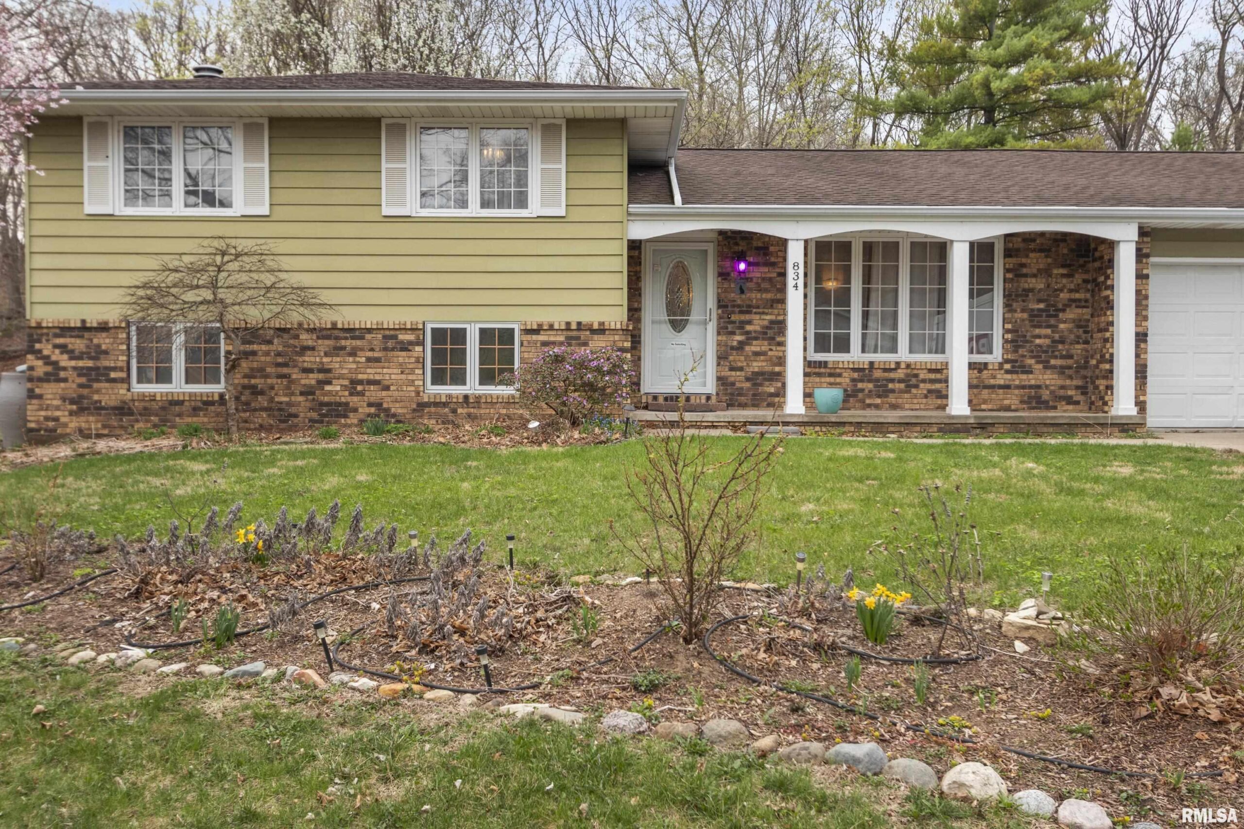 834 E FAIRVIEW Street Peoria IL