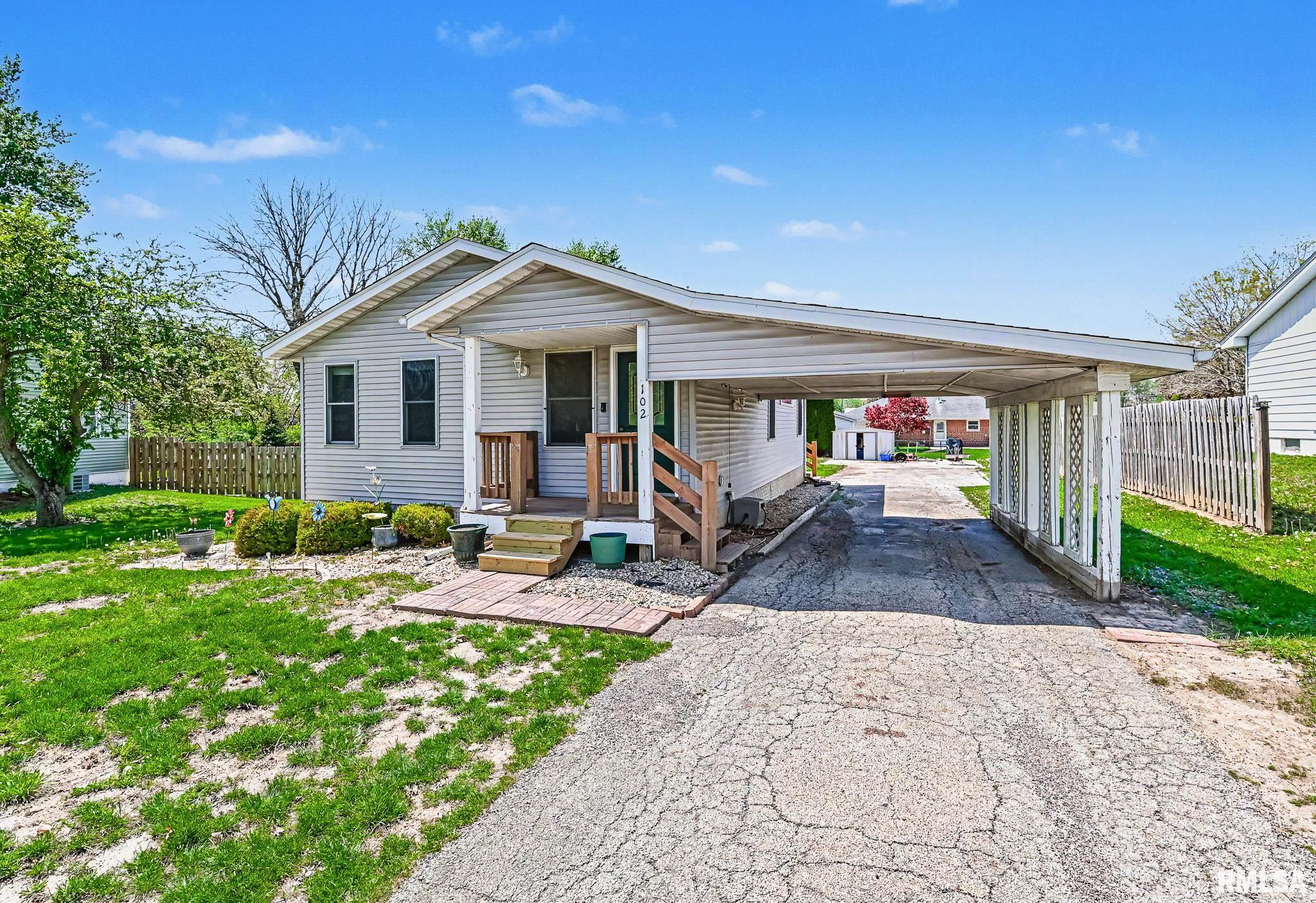 102 S KRUSE Street Mackinaw IL