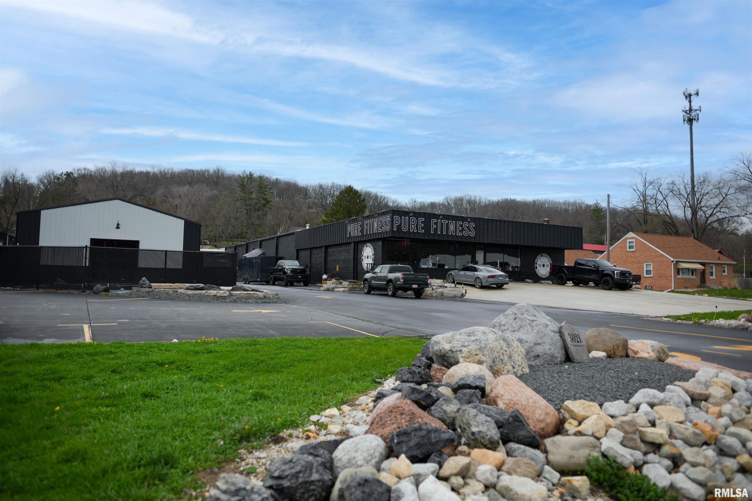 3021 FARMINGTON Road West Peoria IL