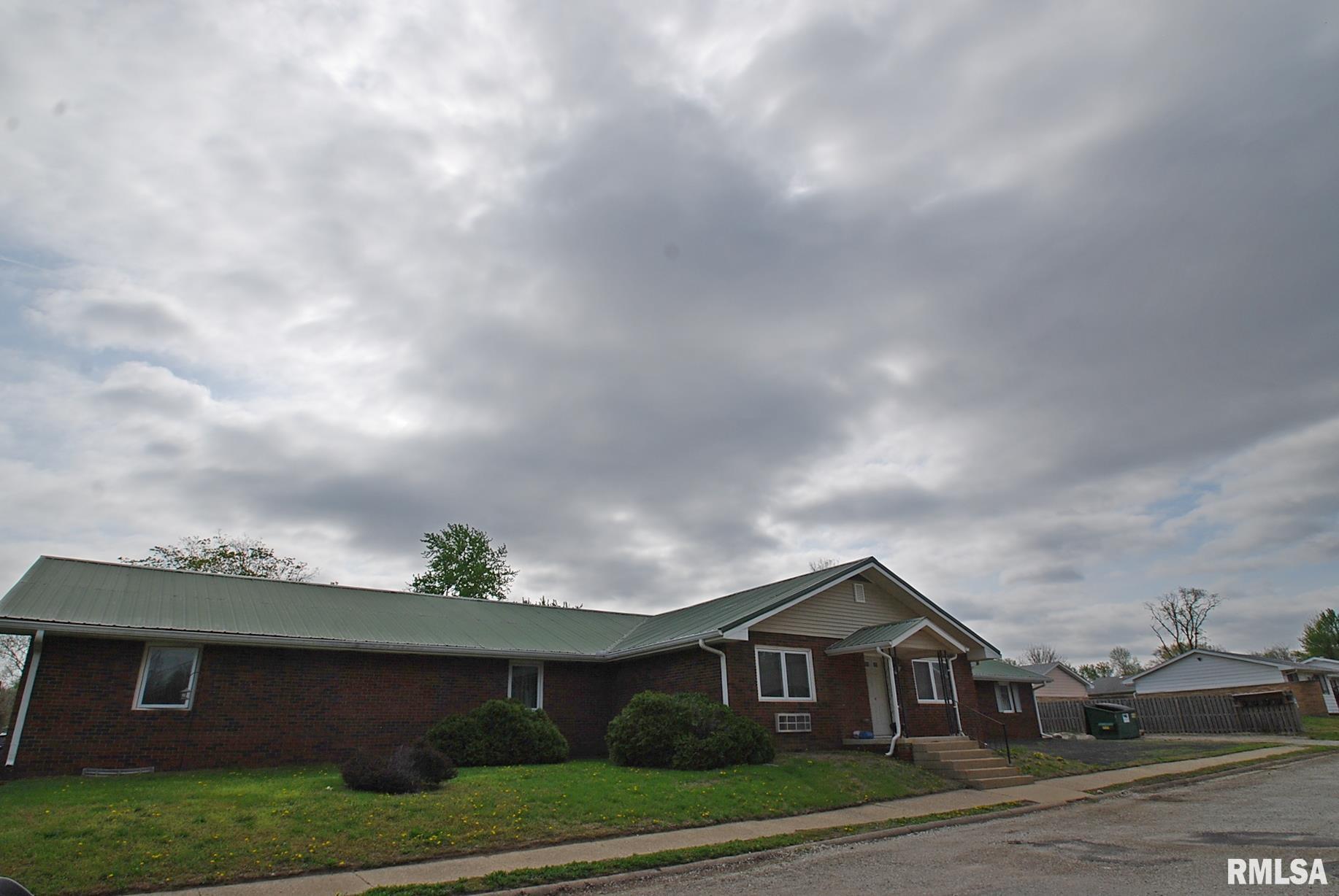 1904 SHERIDAN Road Pekin IL