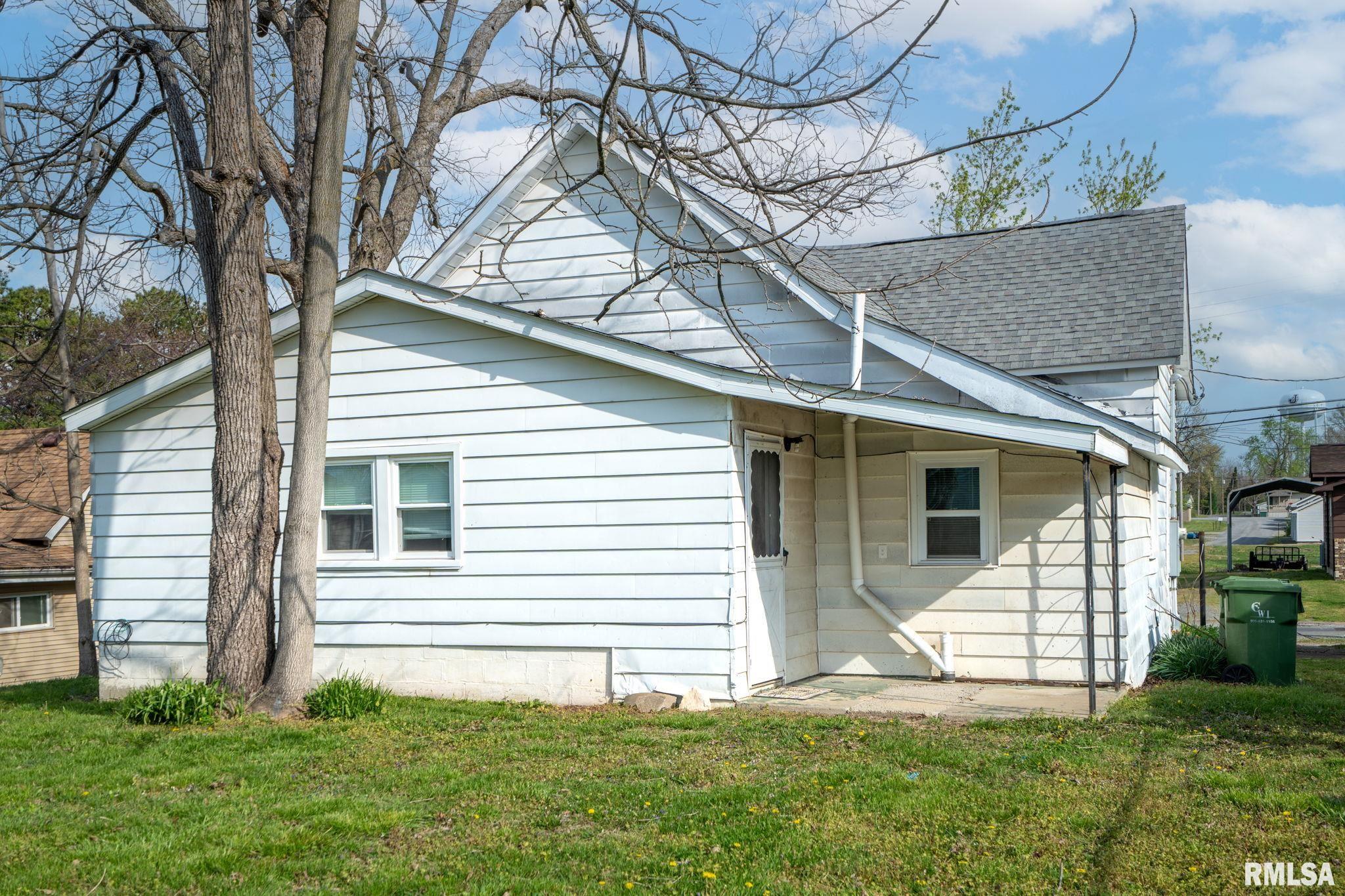 307 W Perrine Street Johnston City IL