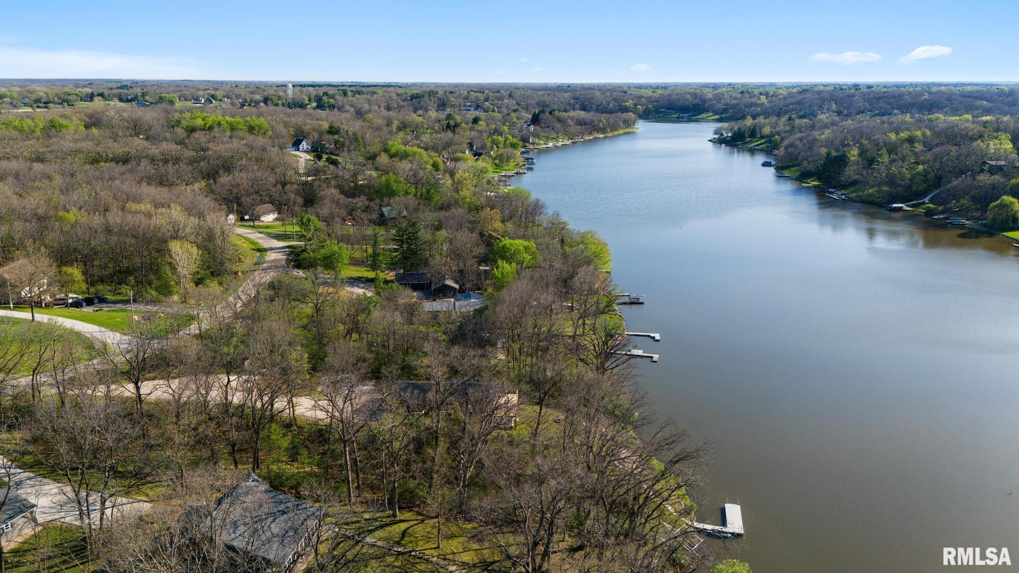 225 N SHORE Place Dahinda IL