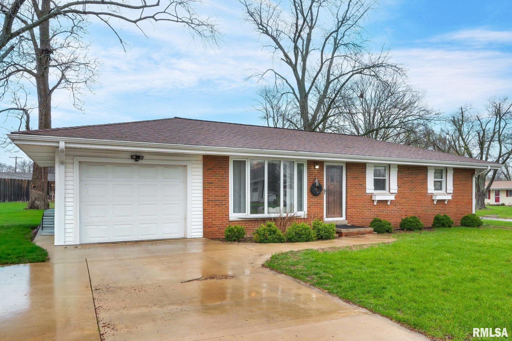 1827 W WINNEBAGO Drive Peoria IL