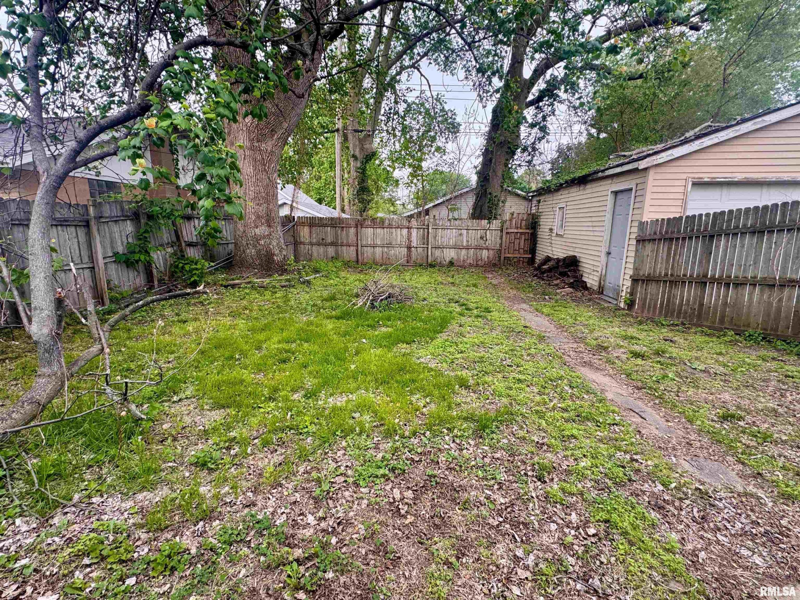 1312 S 10TH Street Pekin IL