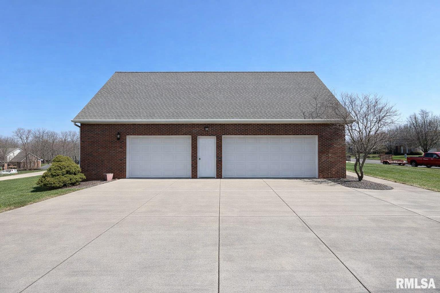 1100 HILLCREST Drive Washington IL