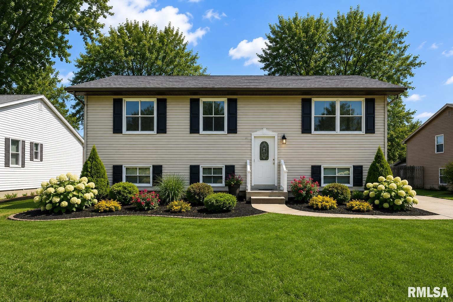328 PARKVIEW Drive Rochester IL