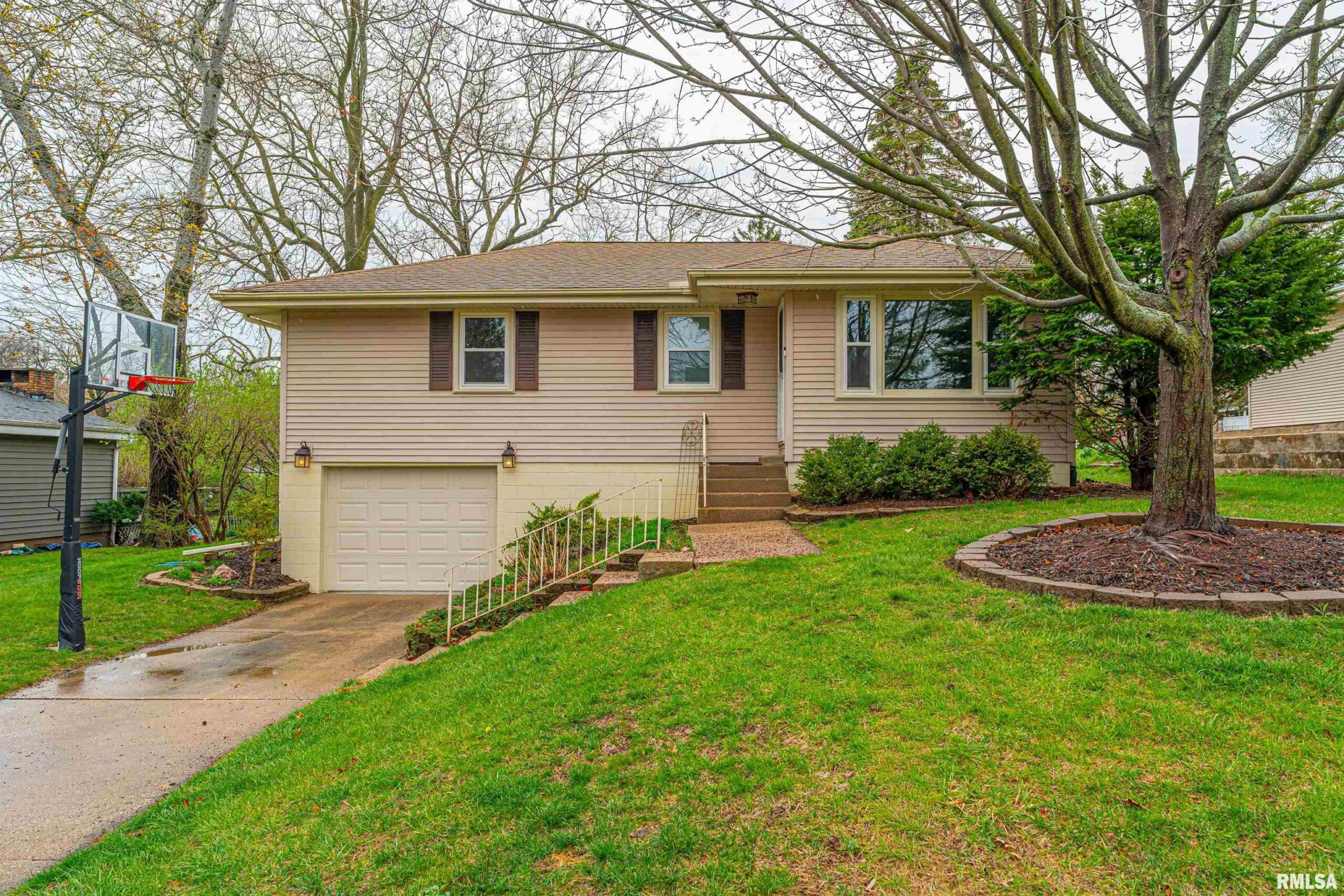 4615 N LYNDALE Terrace Peoria IL