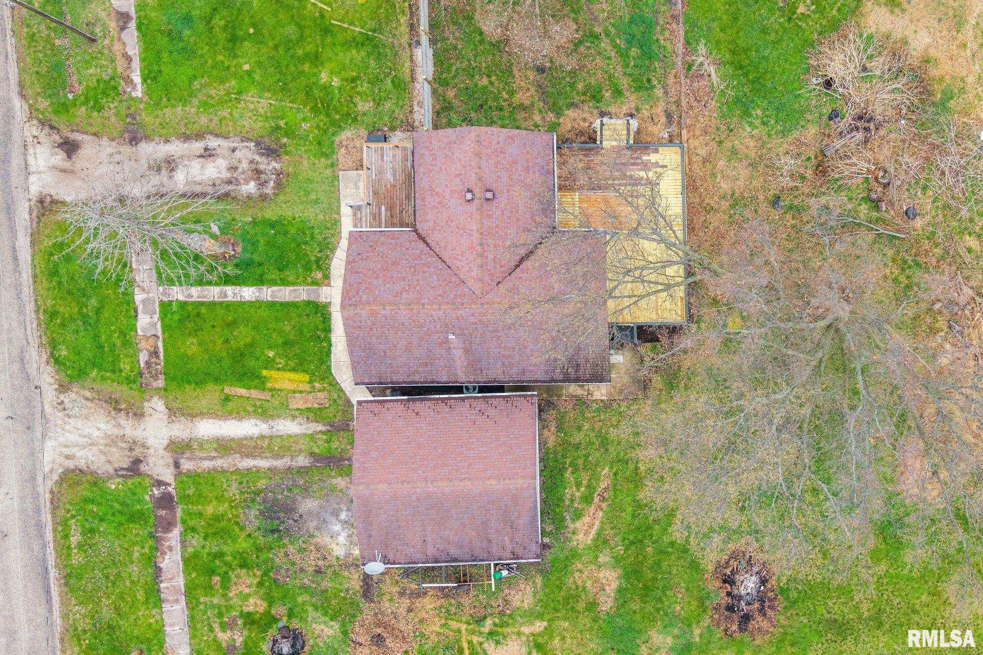 607 E MAIN Street La Fayette IL