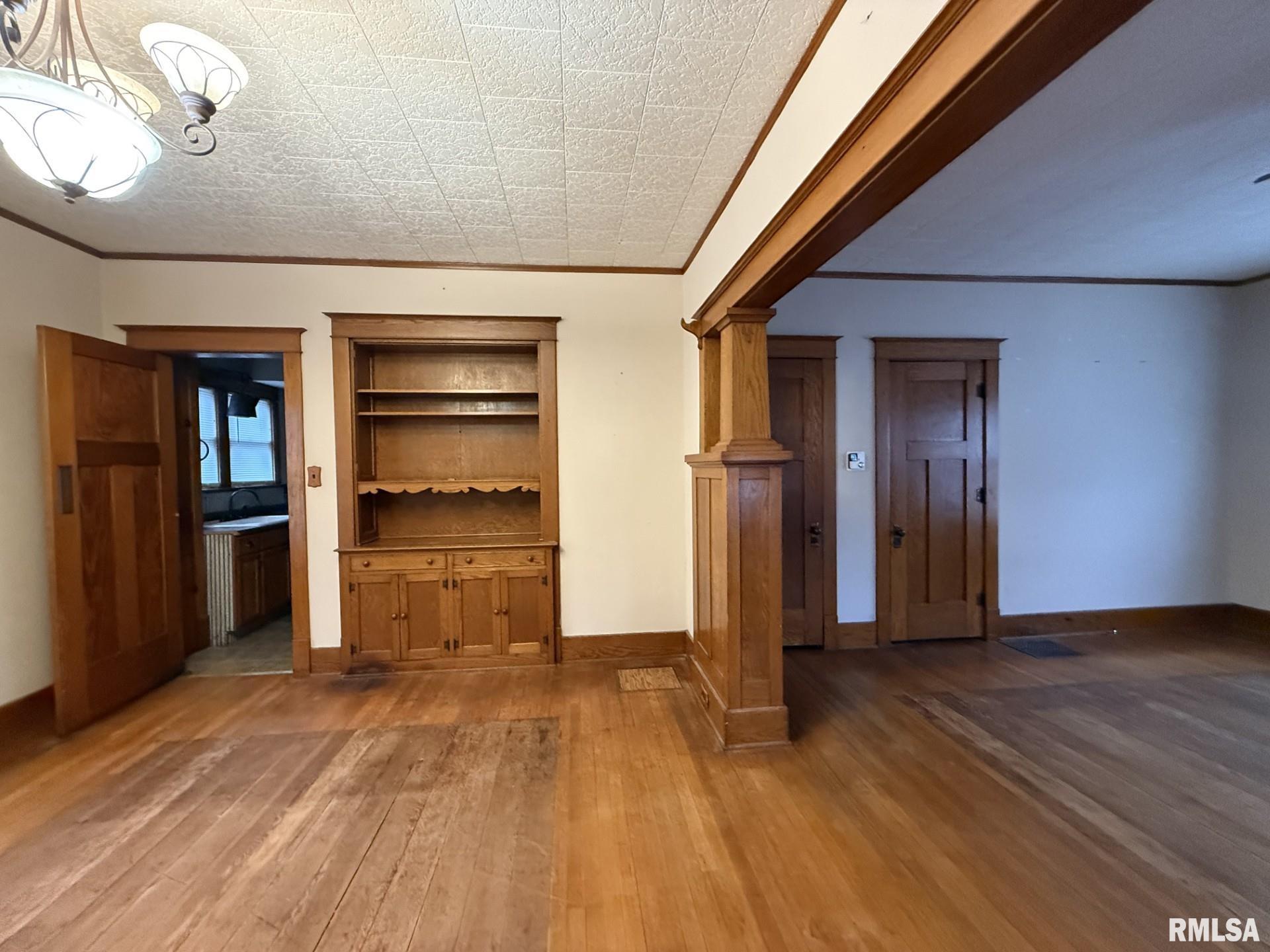 180 E PENN Avenue Roseville IL