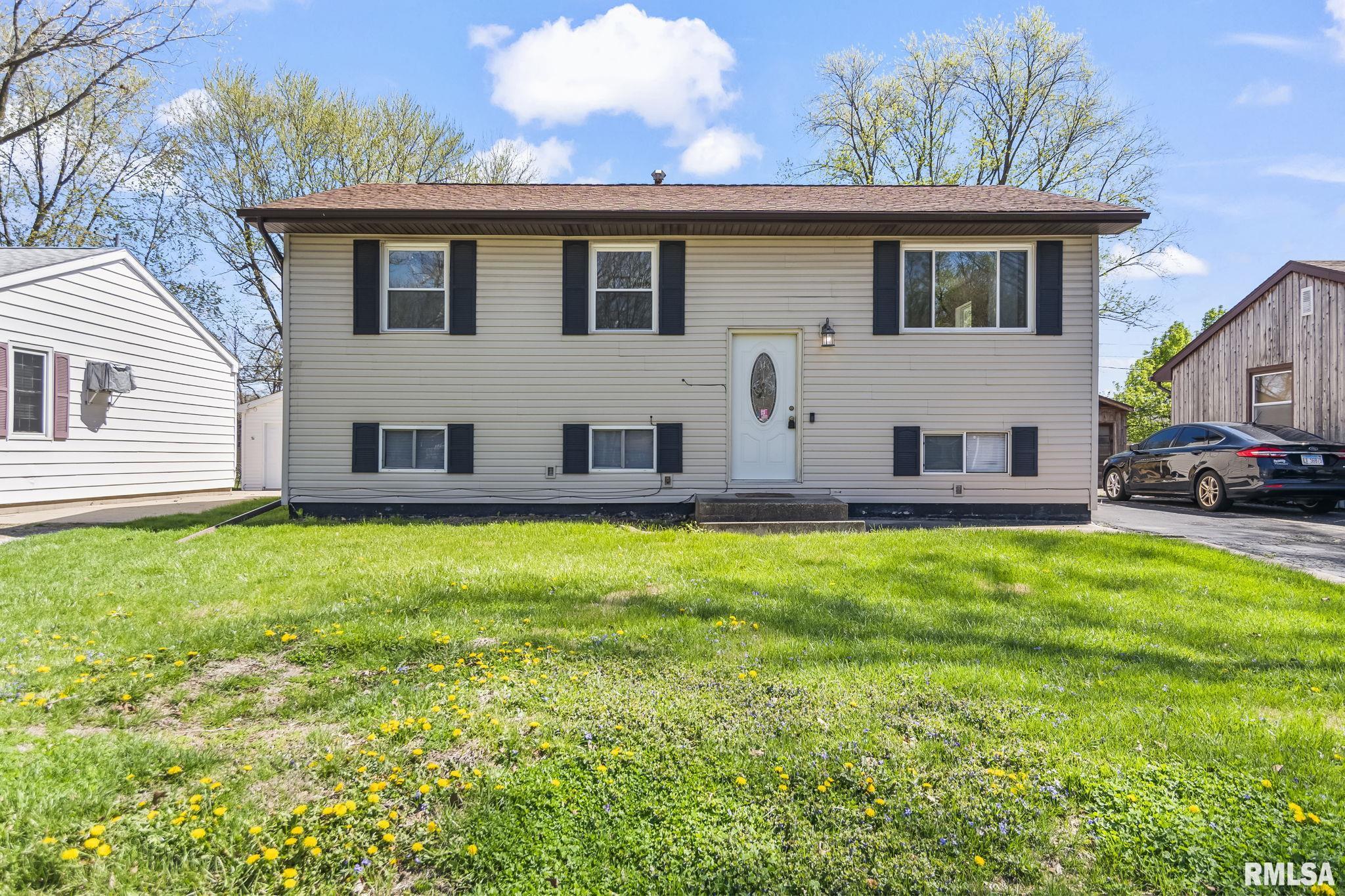 328 PARKVIEW Drive Rochester IL