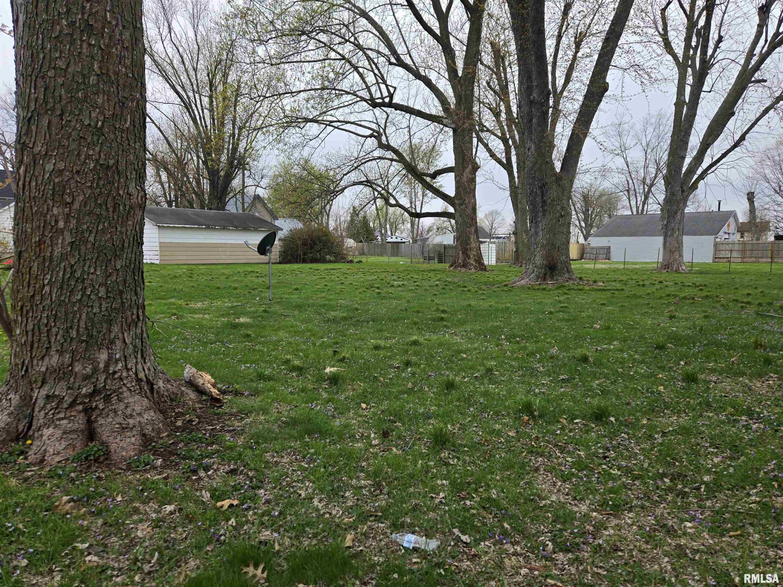 201 W 3RD Avenue La Harpe IL