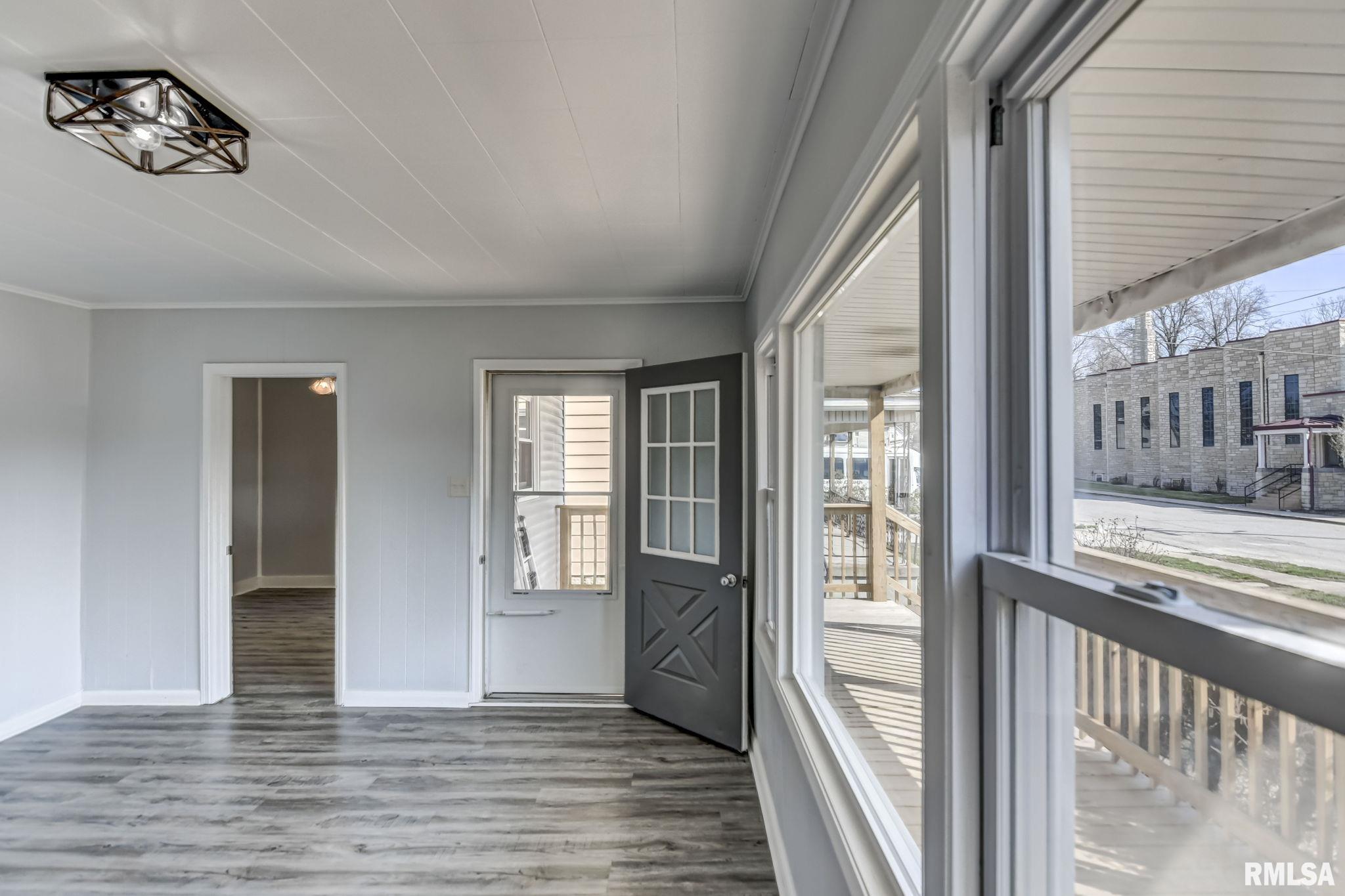 415 S WASHINGTON Street Taylorville IL