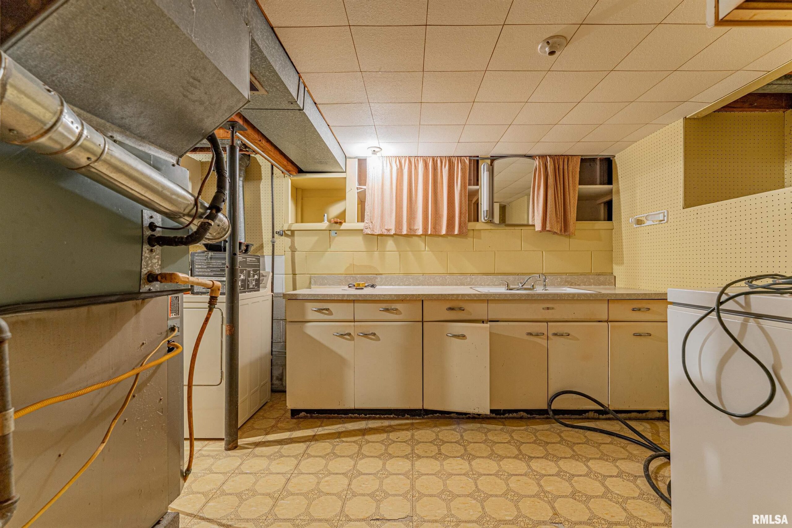 1717 PEKIN Street Lincoln IL