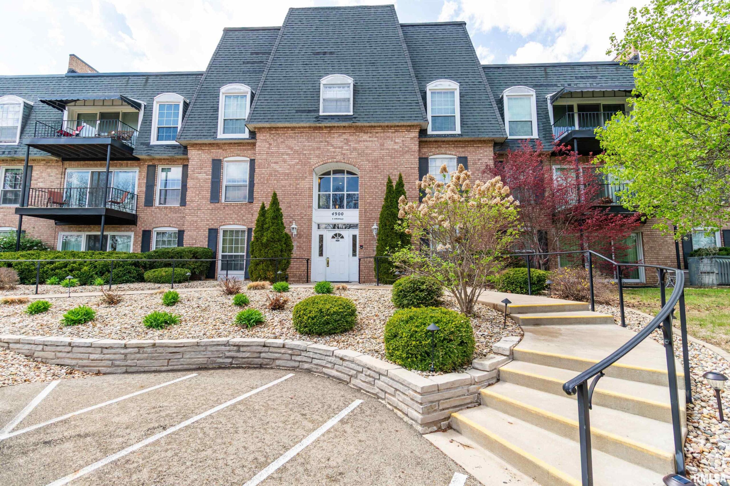 4900 N KNOXVILLE Avenue Peoria IL